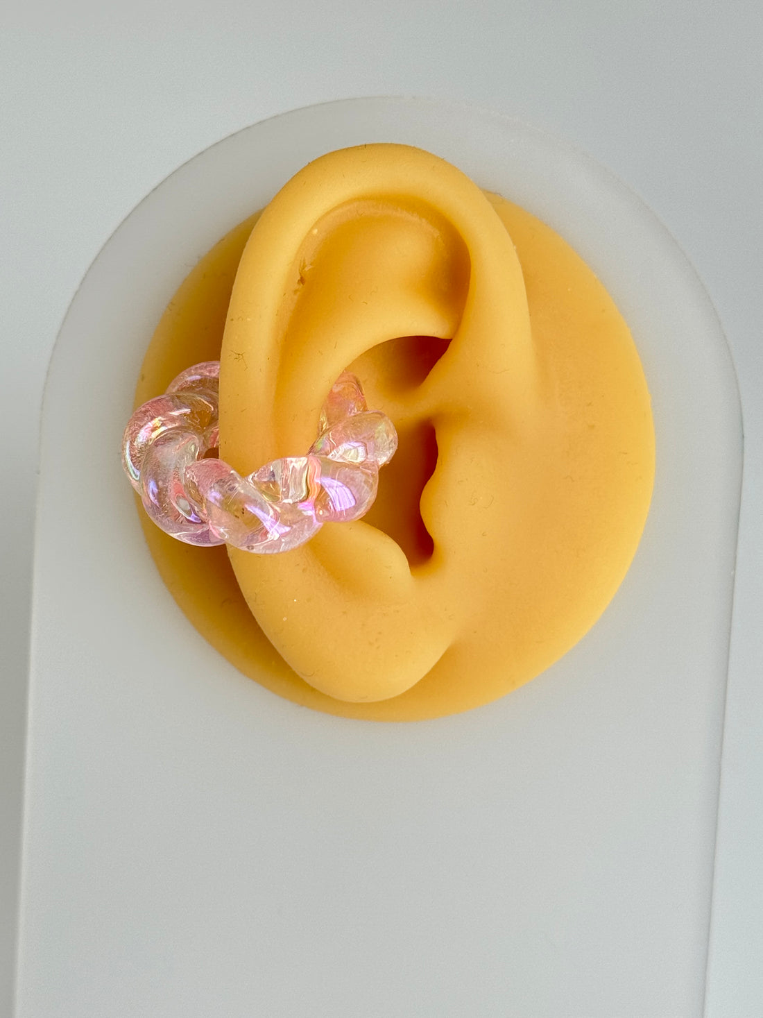 HOLOGRAMLI BURGU AKRİLİK EARCUFF KIKIRDAK KÜPE PEMBE