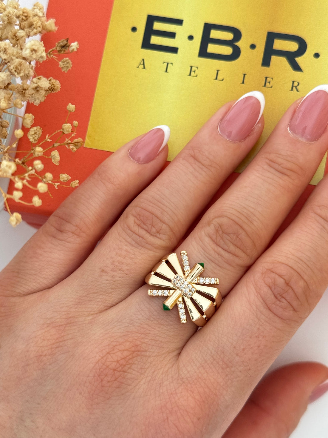 İTHAL YEŞİL TAŞ DETAYLI AYARLANABİLİR GOLD YÜZÜK