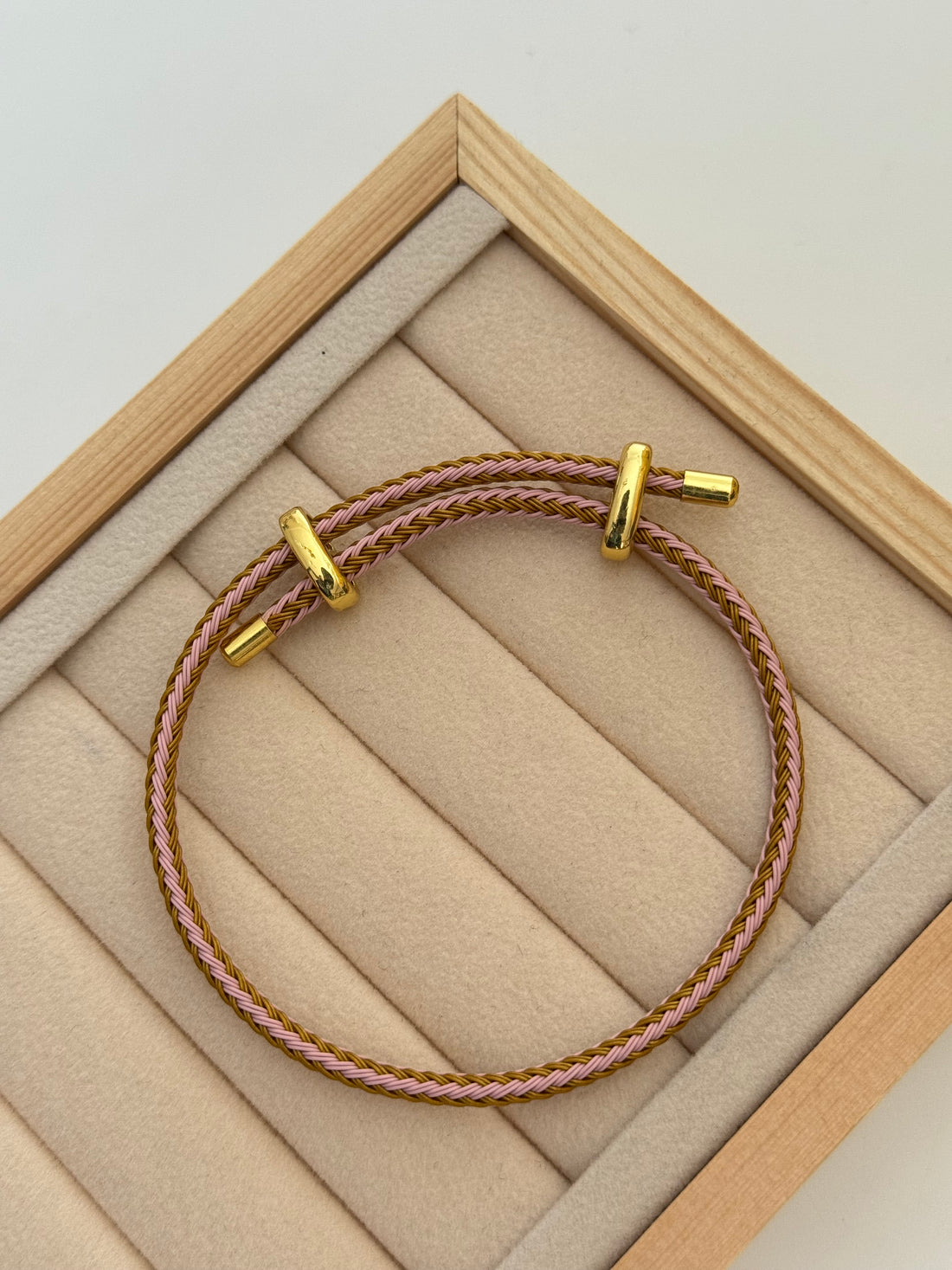 TEYA RENKLİ AYARLANABİLİR ÇELİK BİLEKLİK