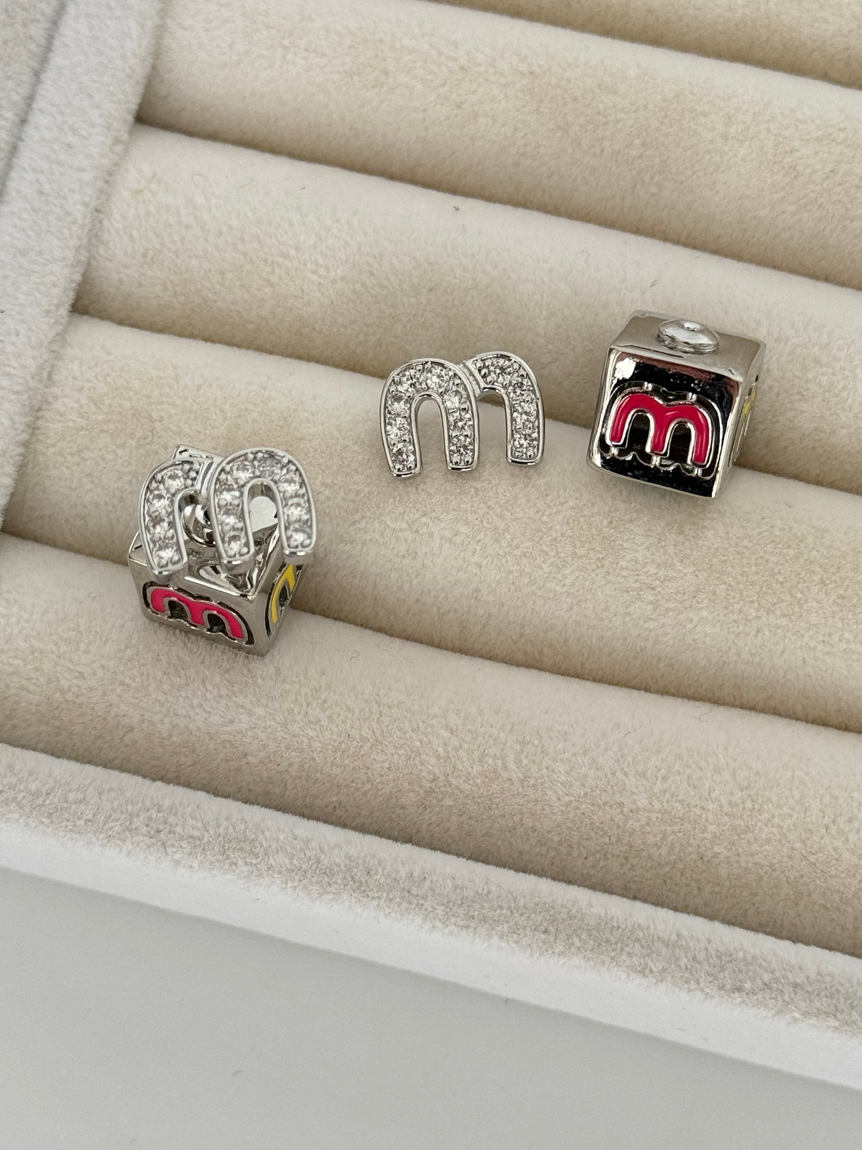 İTHAL KÜP DETAYLI SİLVER MARKA MODEL KÜPE