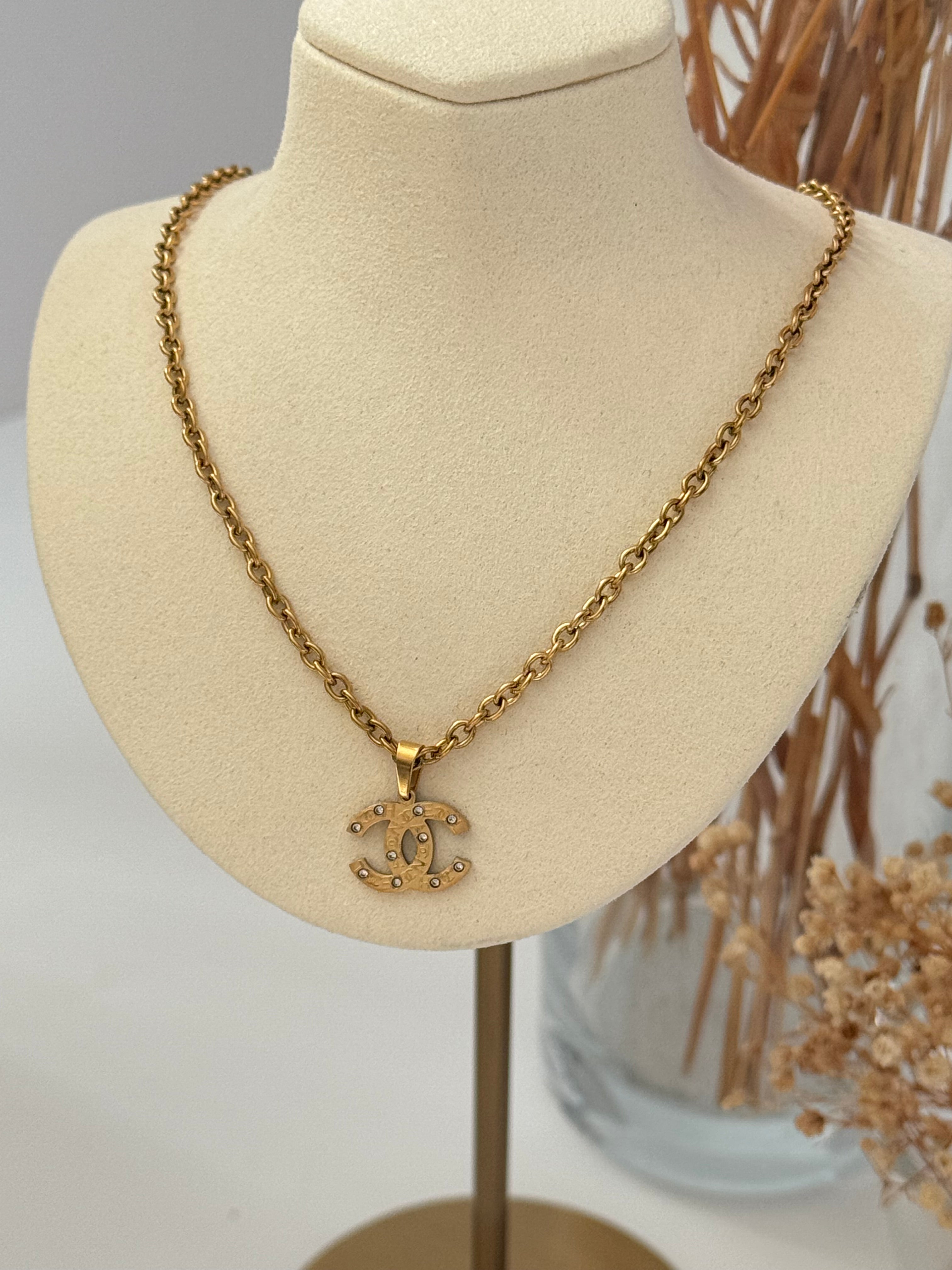 TAŞ DETAYLI MARKA MODEL GOLD ÇELİK KOLYE