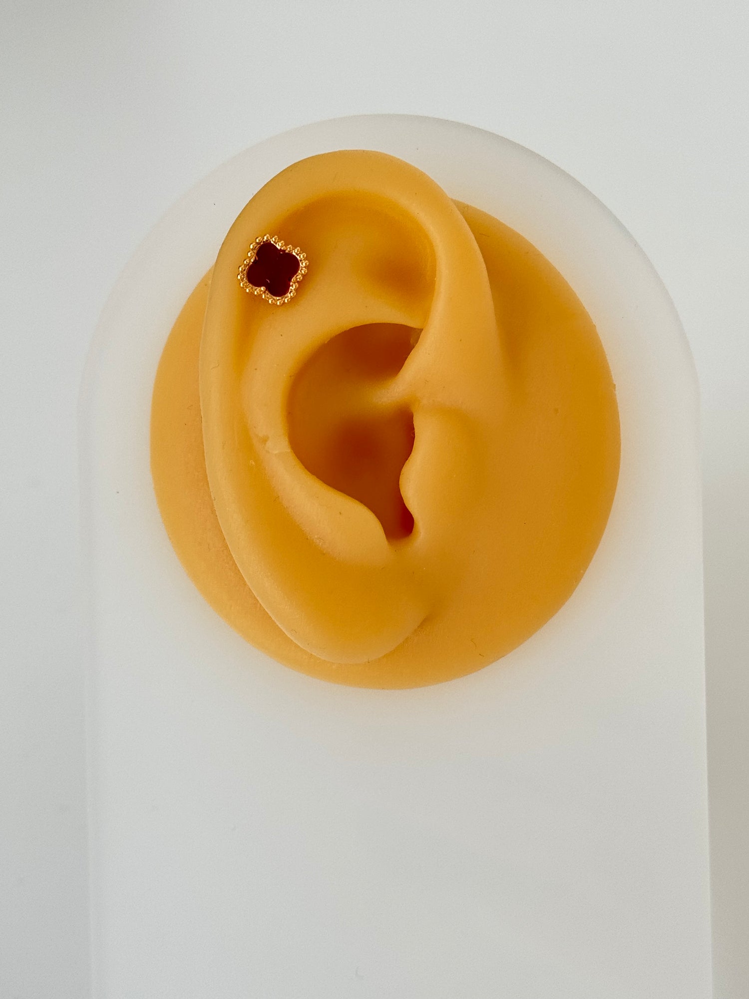 İTHAL BORDO RENKLİ GOLD YONCA MARKA MODEL PİERCİNG