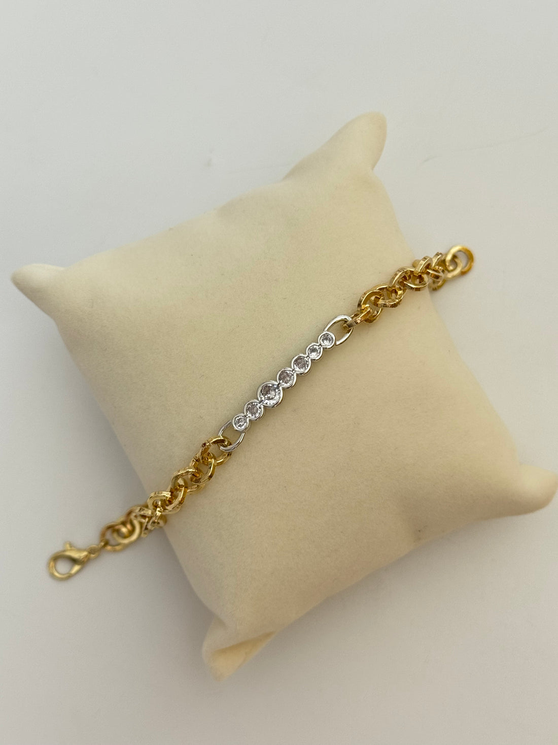 NEXİ TAŞ DETAYLI GOLD BİLEKLİK