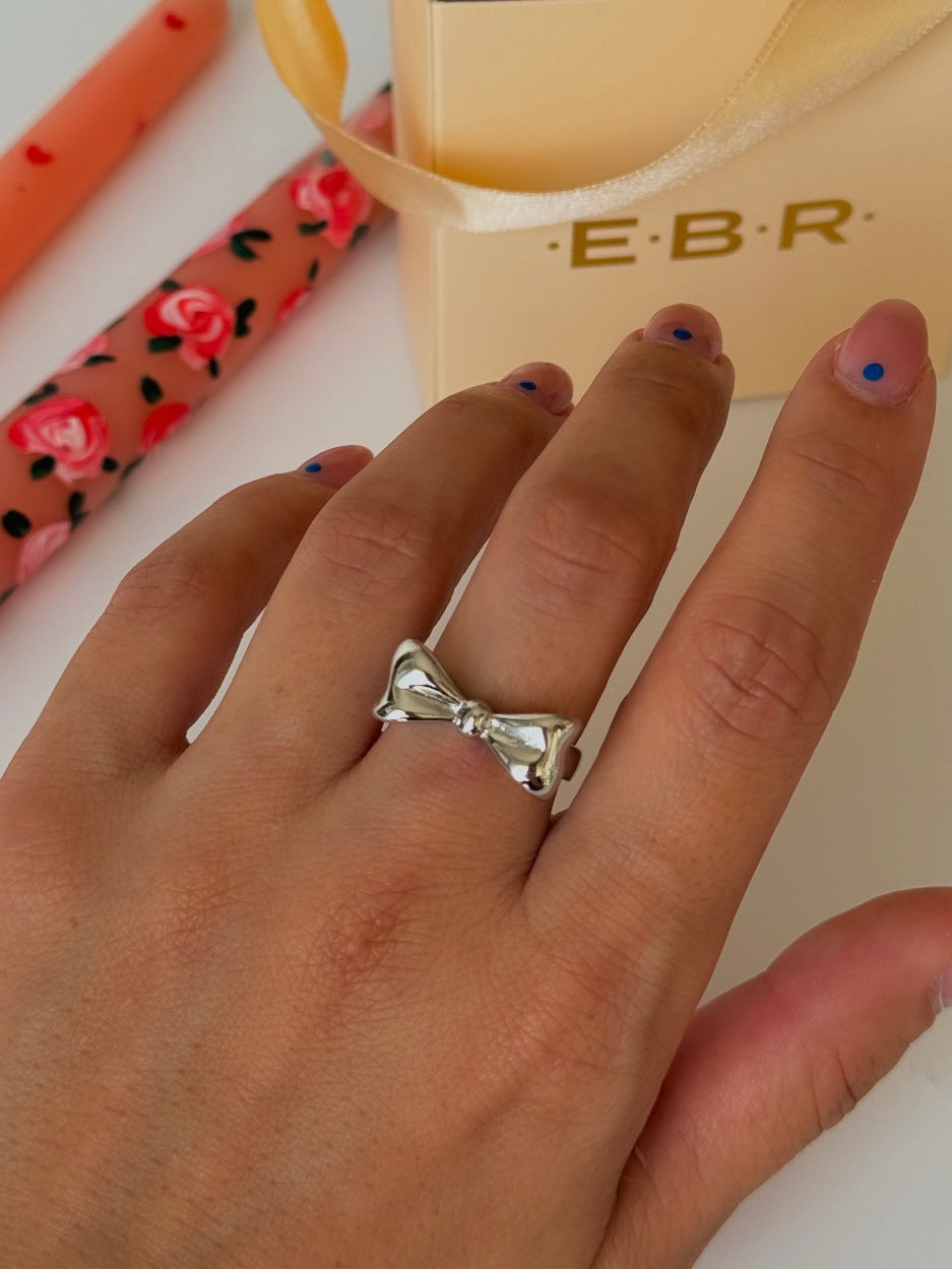 İTHAL FİYONK DETAYLI SİLVER YÜZÜK