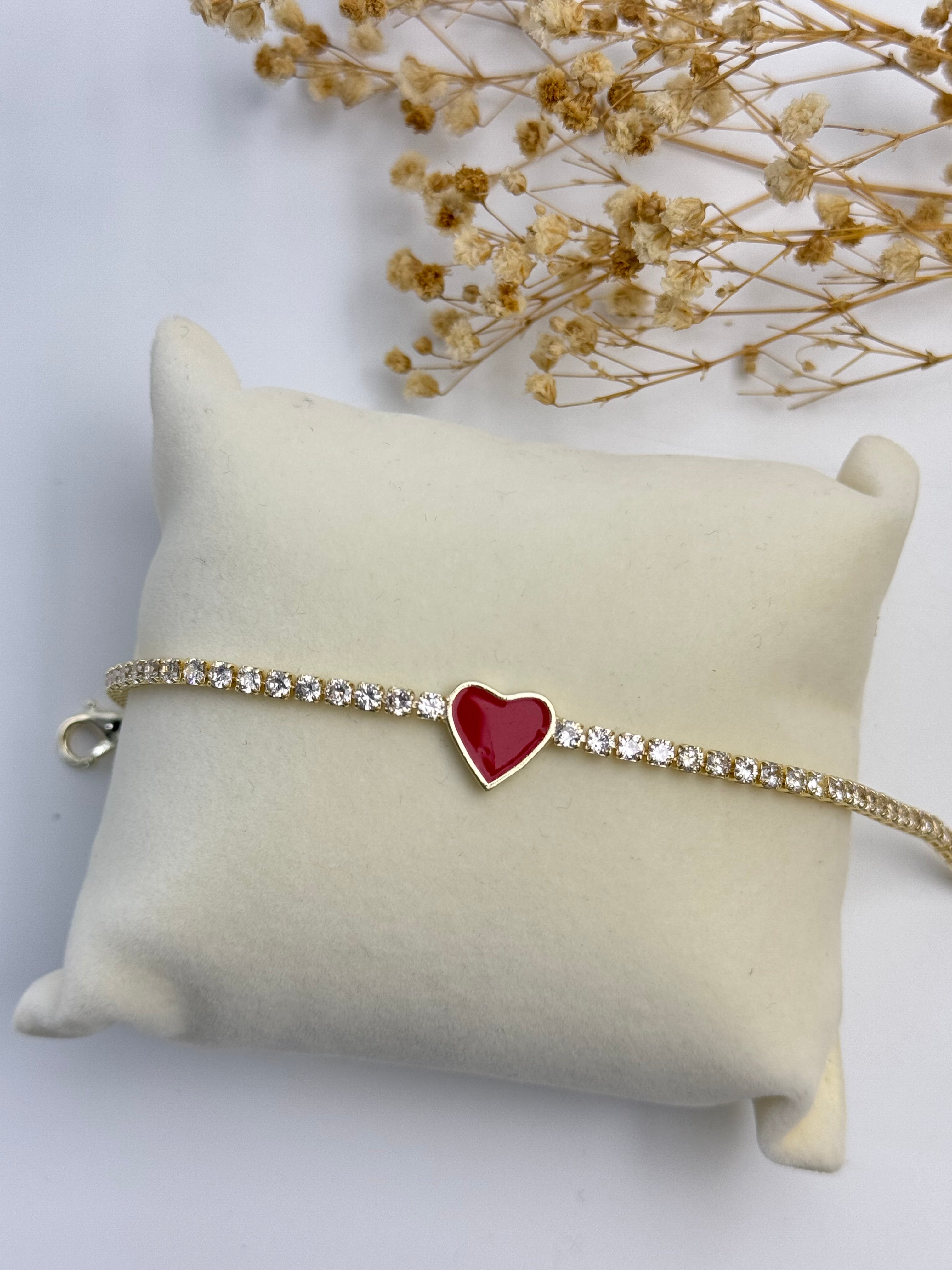 İTHAL KIRMIZI KALP DETAYLI ZİRKON TAŞLI BİLEKLİK