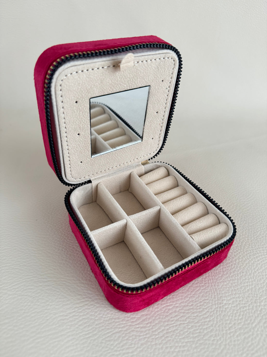 İTHAL KIRMIZI RENKLİ TAKI KUTUSU