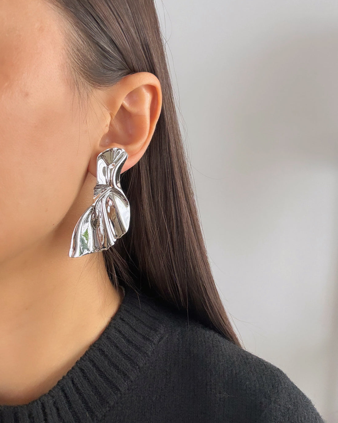 ZANA İTHAL DETAYLI SİLVER KÜPE