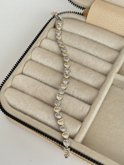 İTHAL ZİRKON TAŞLI KALP DETAYLI BİLEKLİK