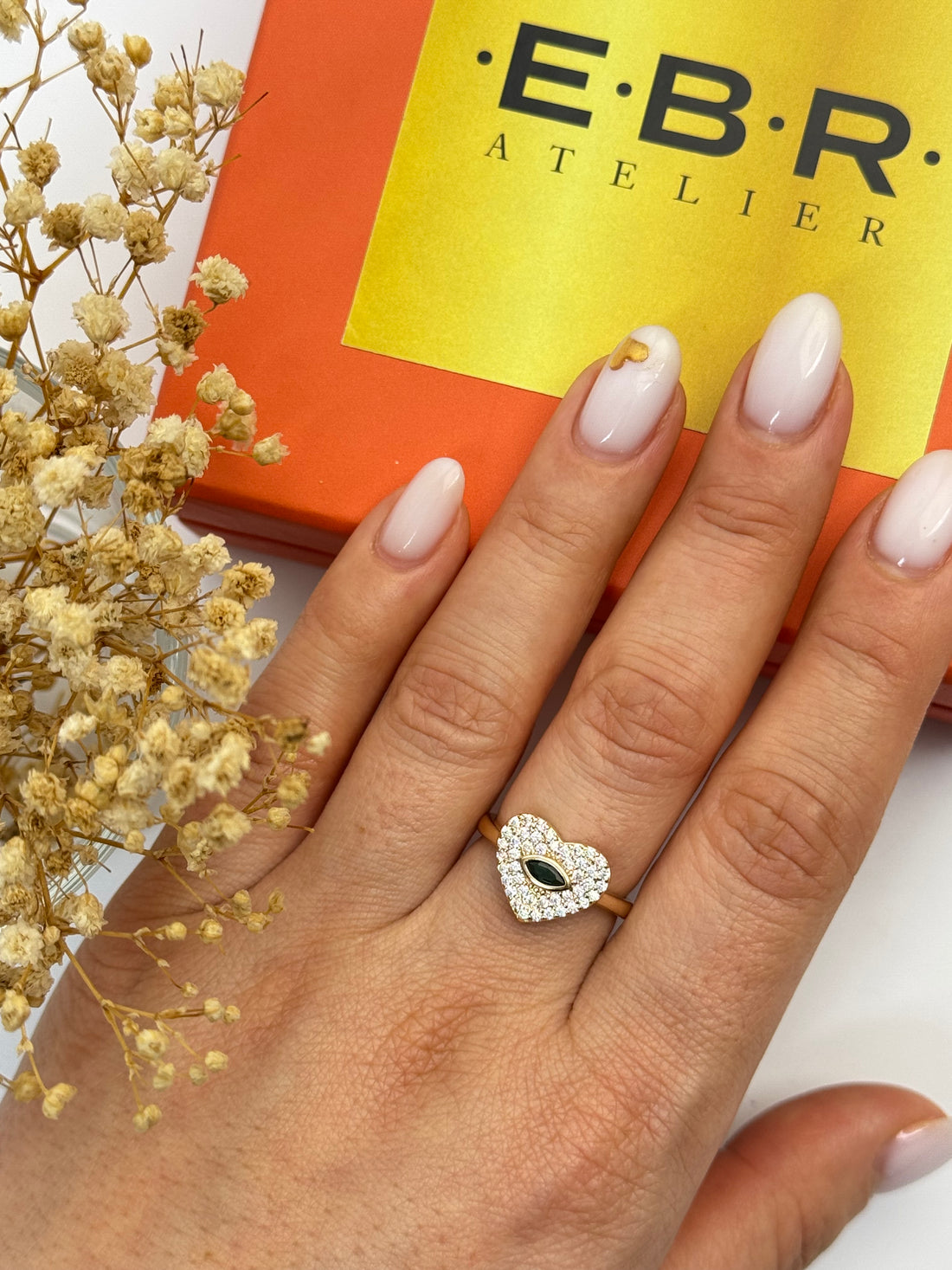 İTHAL KALP DETAYLI YEŞİL TAŞLI GOLD AYARLANABİLİR YÜZÜK