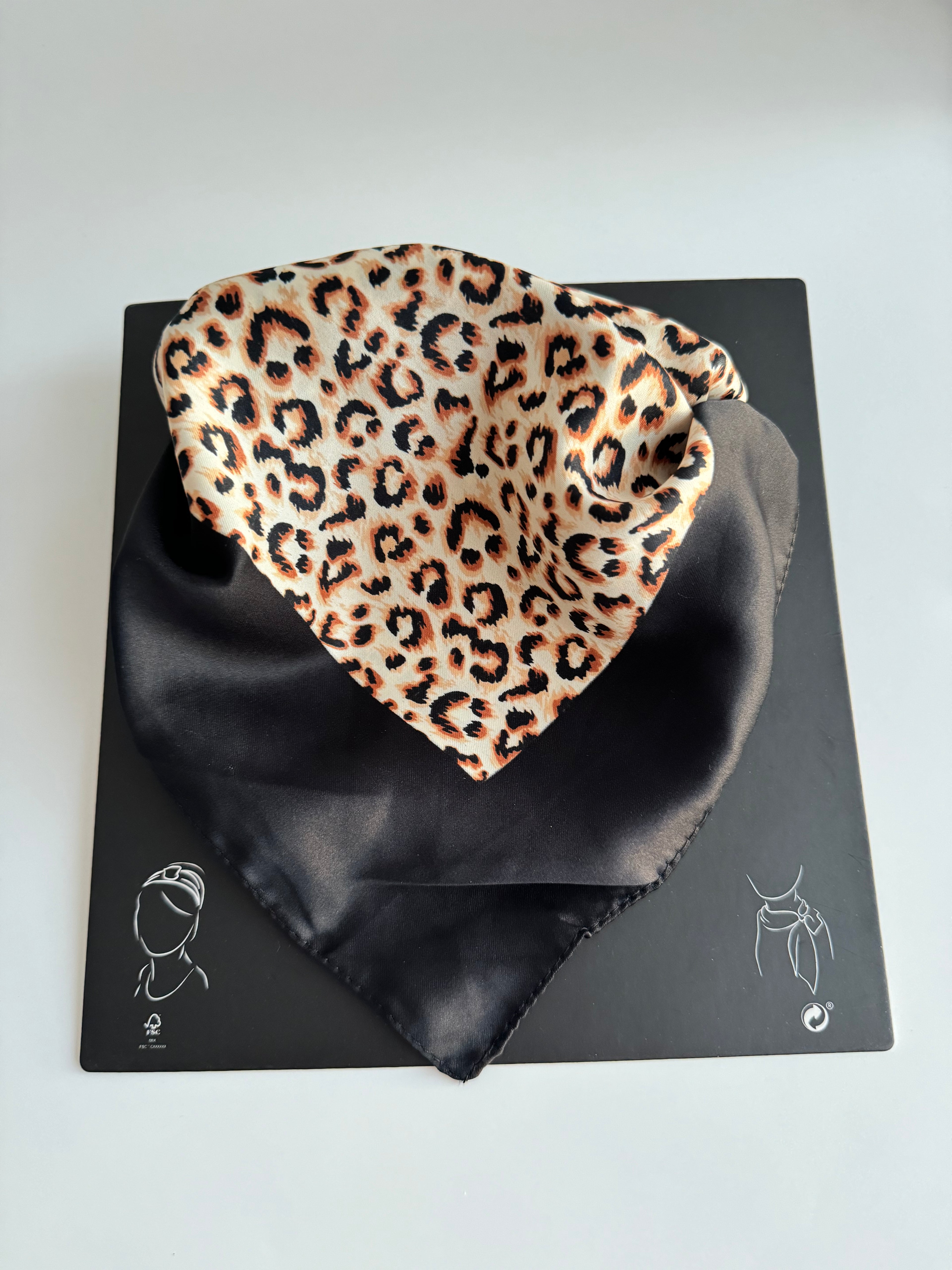 İTHAL Z*RA MARKA LEOPARLI BANDANA FULAR