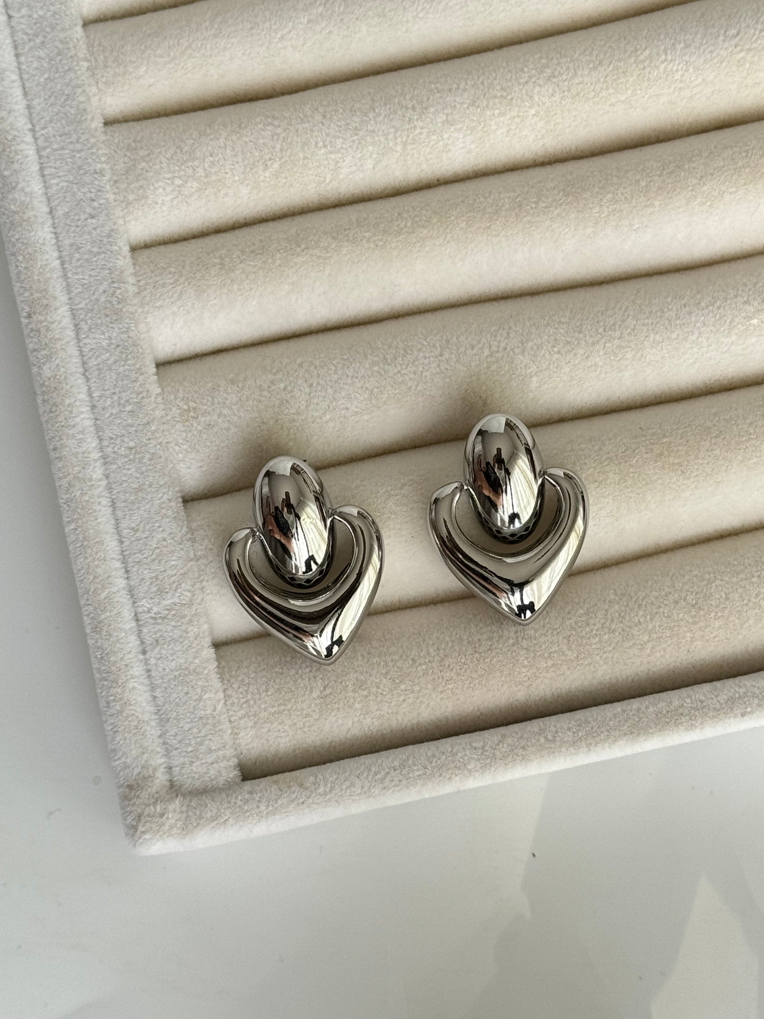 İTHAL DETAYLI SİLVER KÜPE