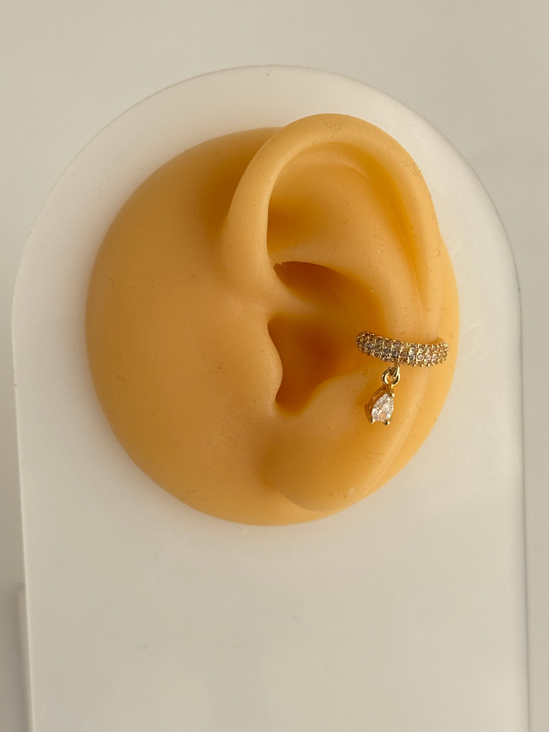 İTHAL SALLANTILI DAMLA TAŞLI GOLD KIKIRDAK KÜPE EARCUFF