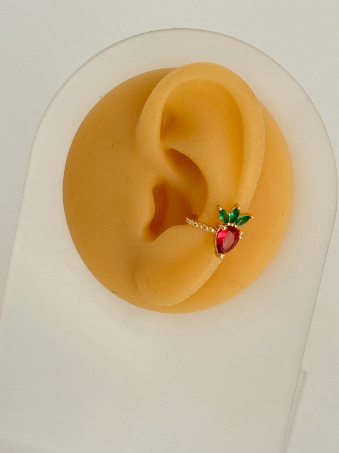 İTHAL ÇİLEK DETAYLI GOLD KIKIRDAK KÜPE EARCUFF