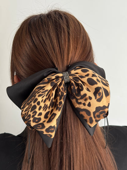 İTHAL TAŞLI FİYONKLU KURDELELİ MANDAL TOKA