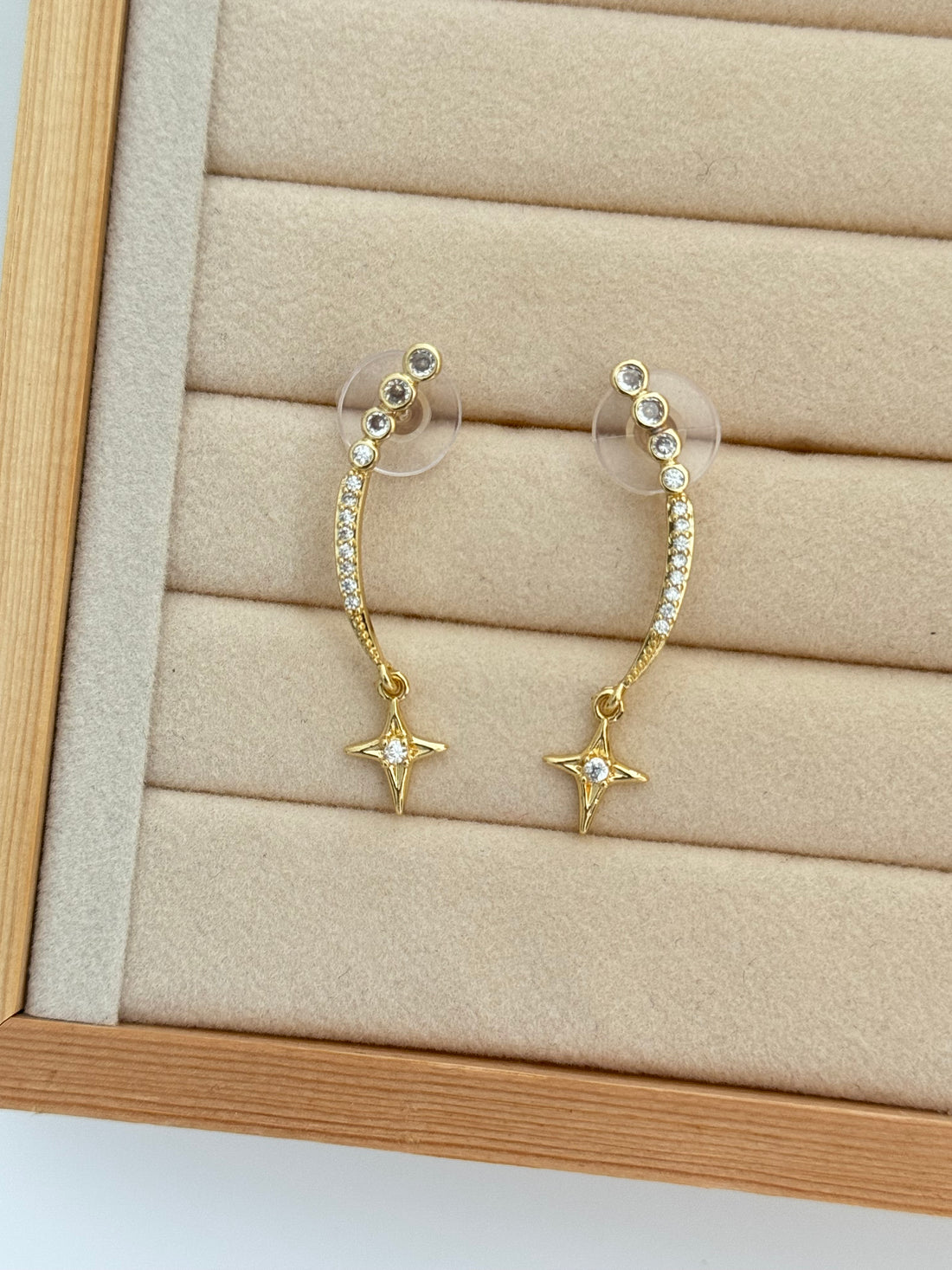 ZİOR YILDIZ DETAYLI GOLD KÜPE