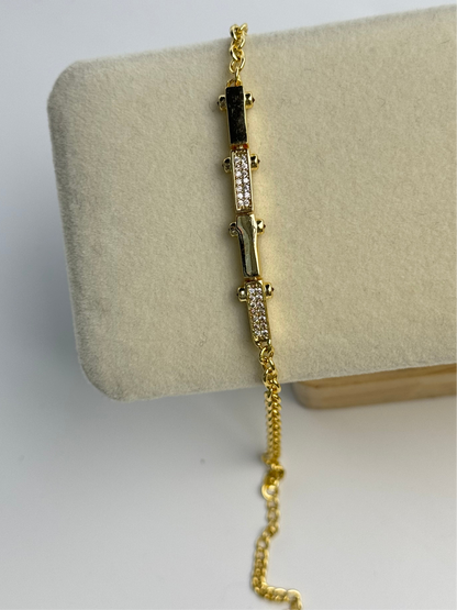 AVİN TAŞ DETAYLI GOLD BİLEKLİK