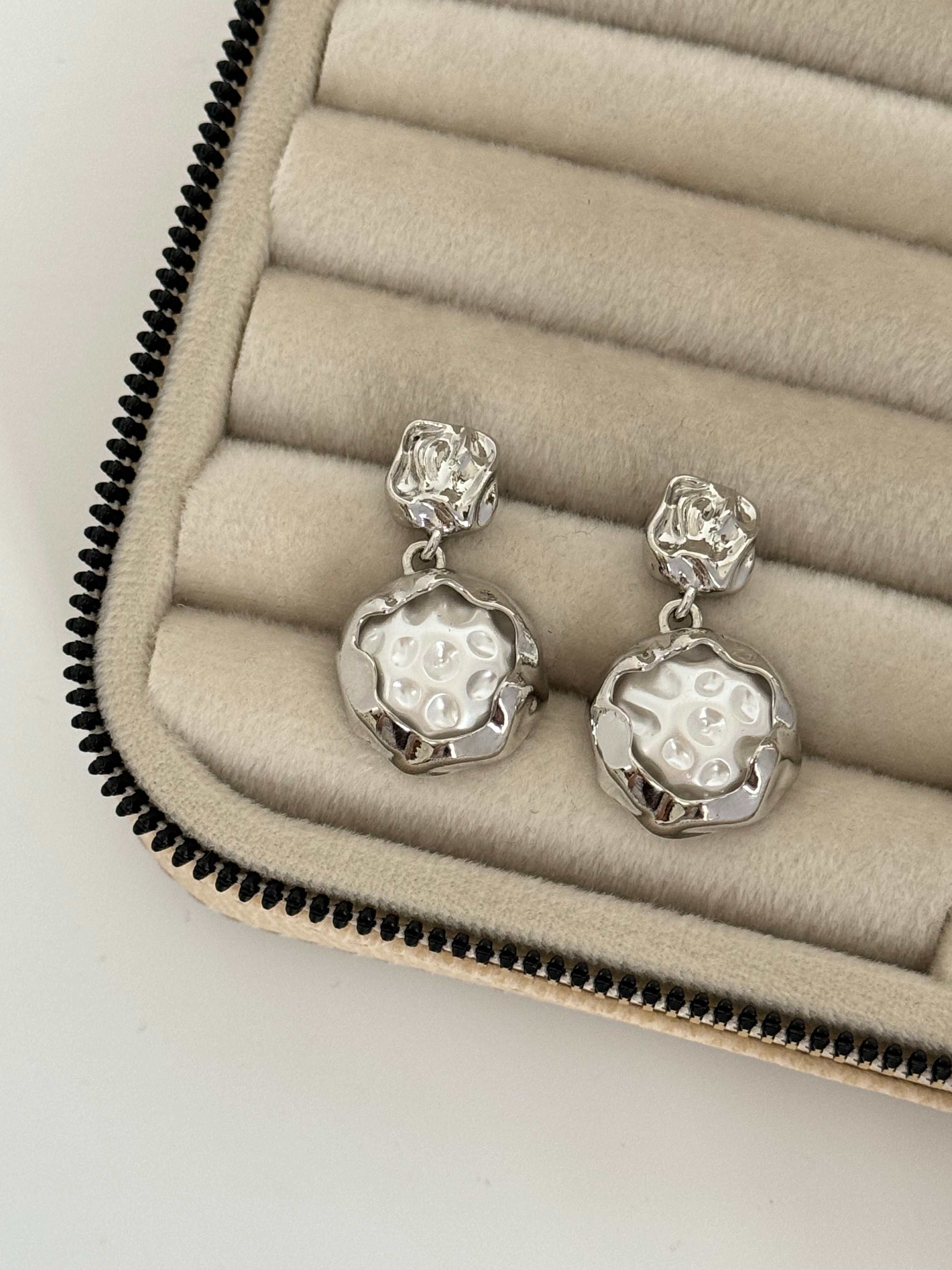 İTHAL İNCİ DETAYLI SİLVER KÜPE