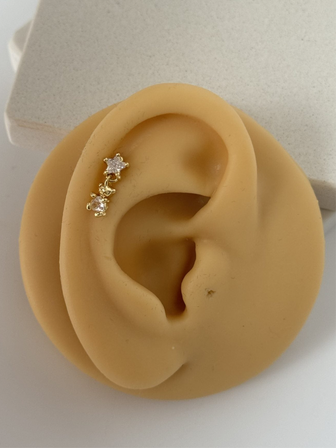 AYICIK DETAYLI SALLANTILI TRAGUS PİERCİNG