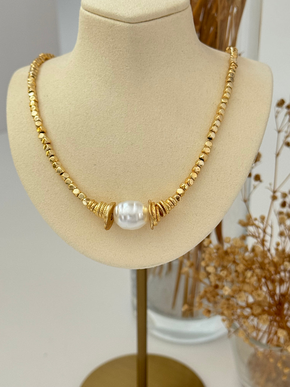 İTHAL İNCİ DETAYLI GOLD KÜP KOLYE