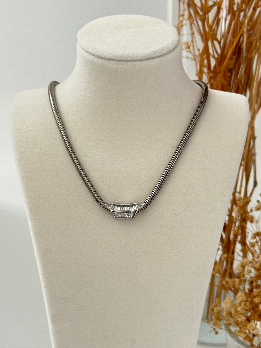 İTHAL TAŞ DETAYLI SİLVER KOLYE