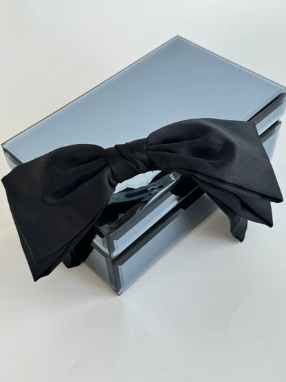 İTHAL SİYAH FİYONKLU KUMAŞ TOKA