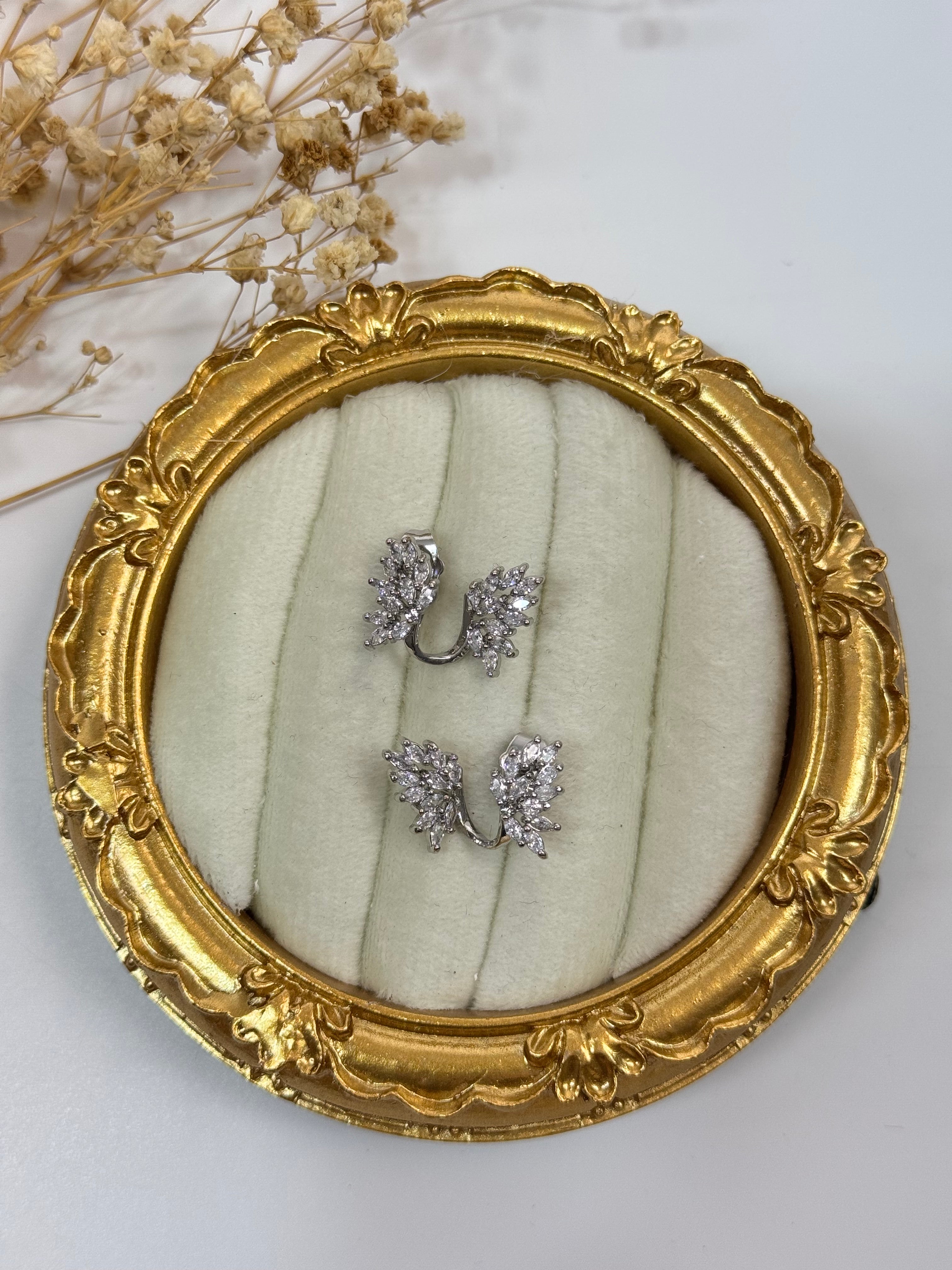 TAŞLI MELEK KANADI SİLVER KÜPE