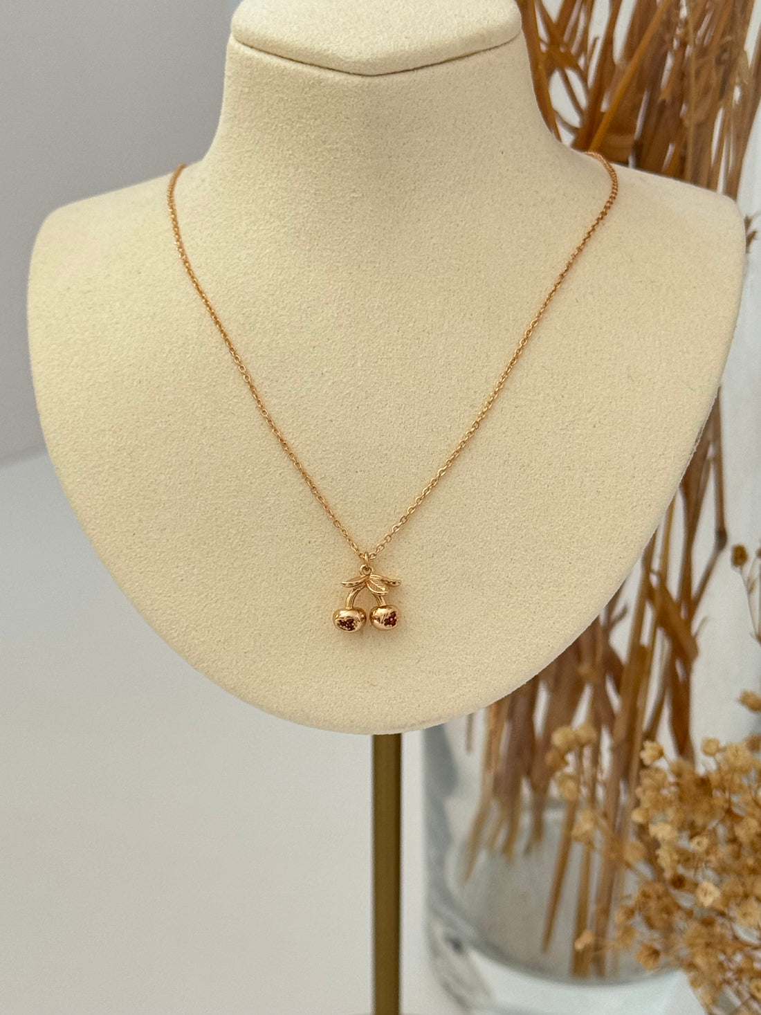 KİRAZ UÇLU GOLD ÇELİK KOLYE