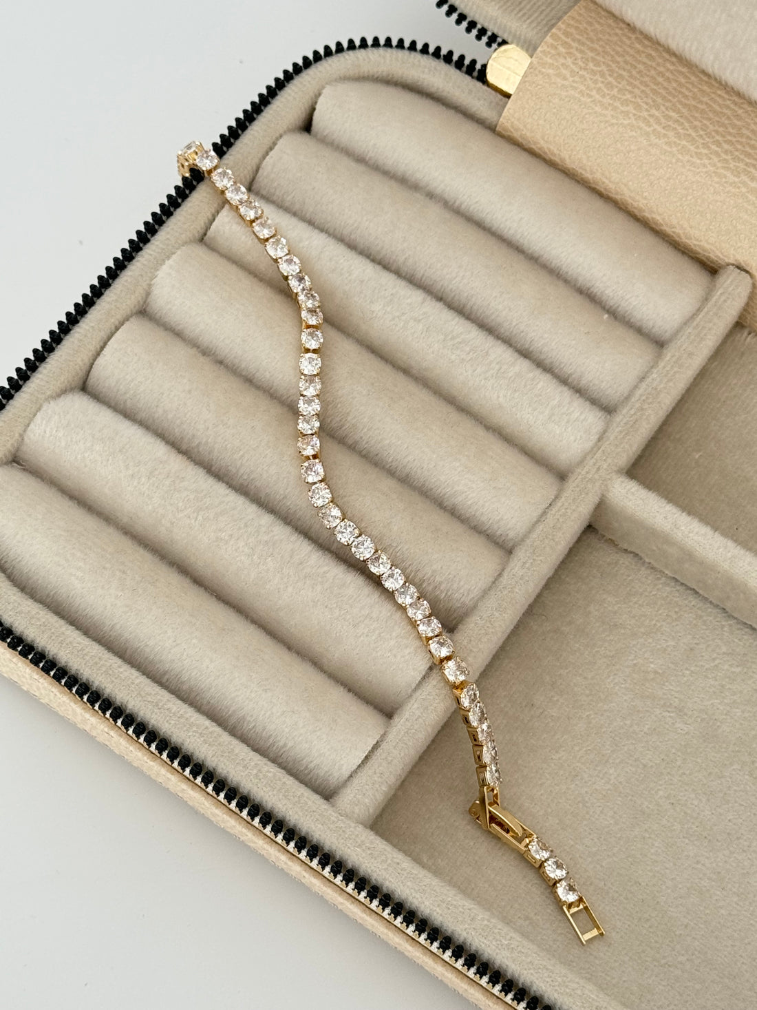 İTHAL ZİRKON TAŞLI SU YOLU GOLD BİLEKLİK