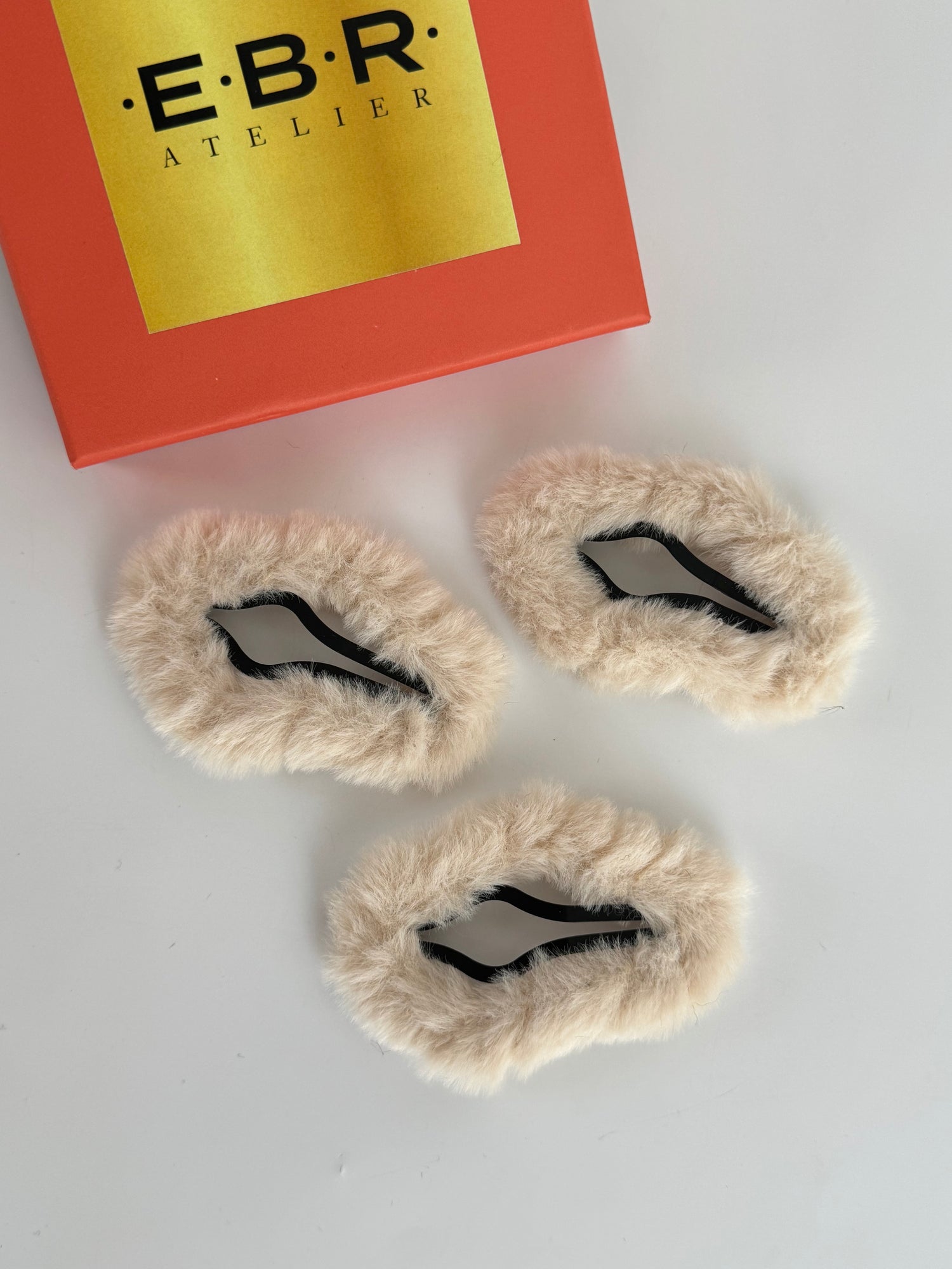 İTHAL PELUŞ KREM ÇITÇITLI TOKA(1 adet içindir)