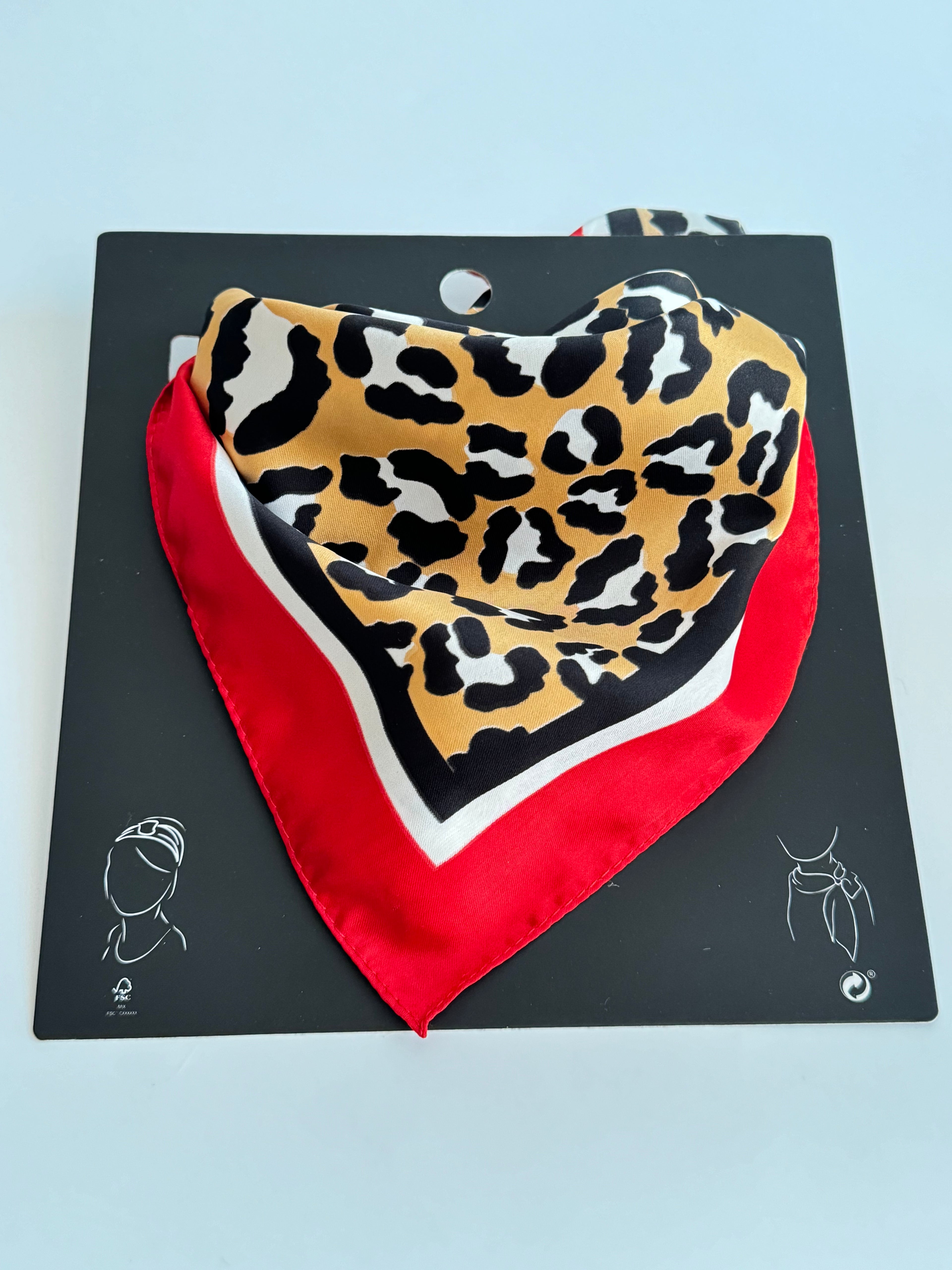 İTHAL Z*RA MARKA LEOPARLI BANDANA FULAR