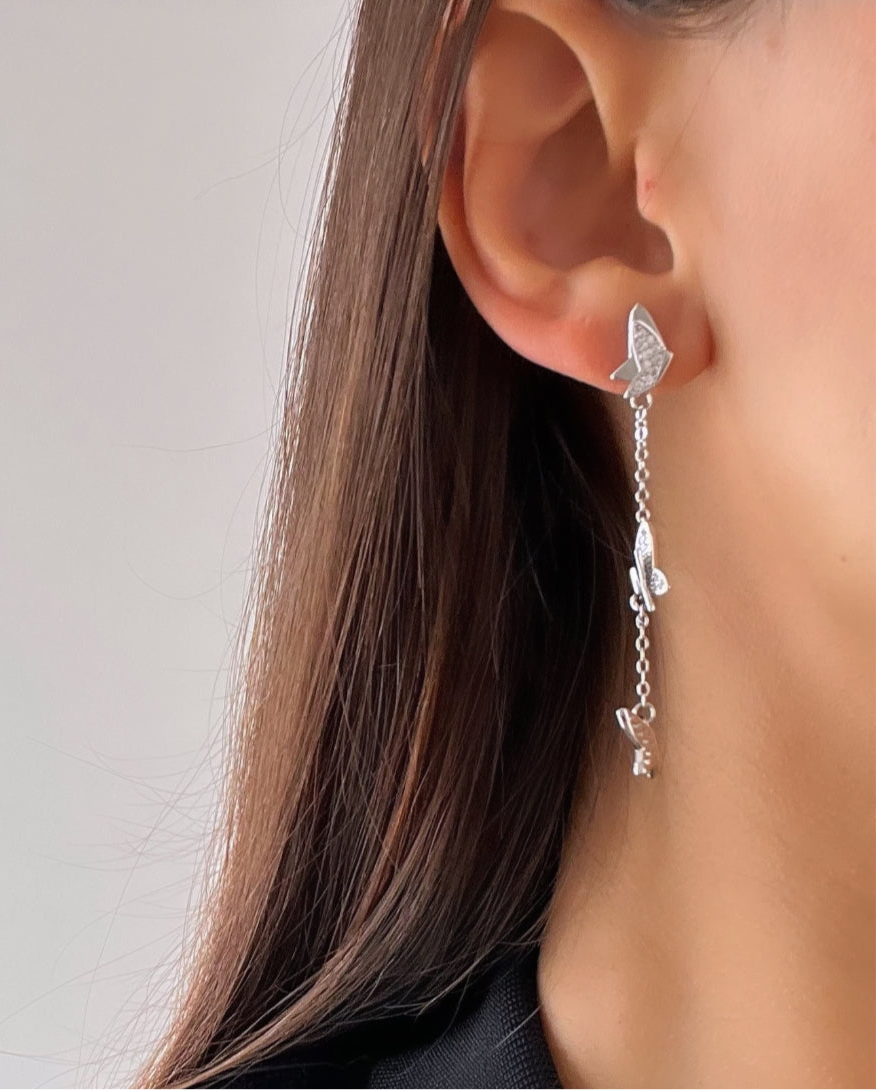 KELEBEK DETAYLI SALLANTILI SİLVER KÜPE