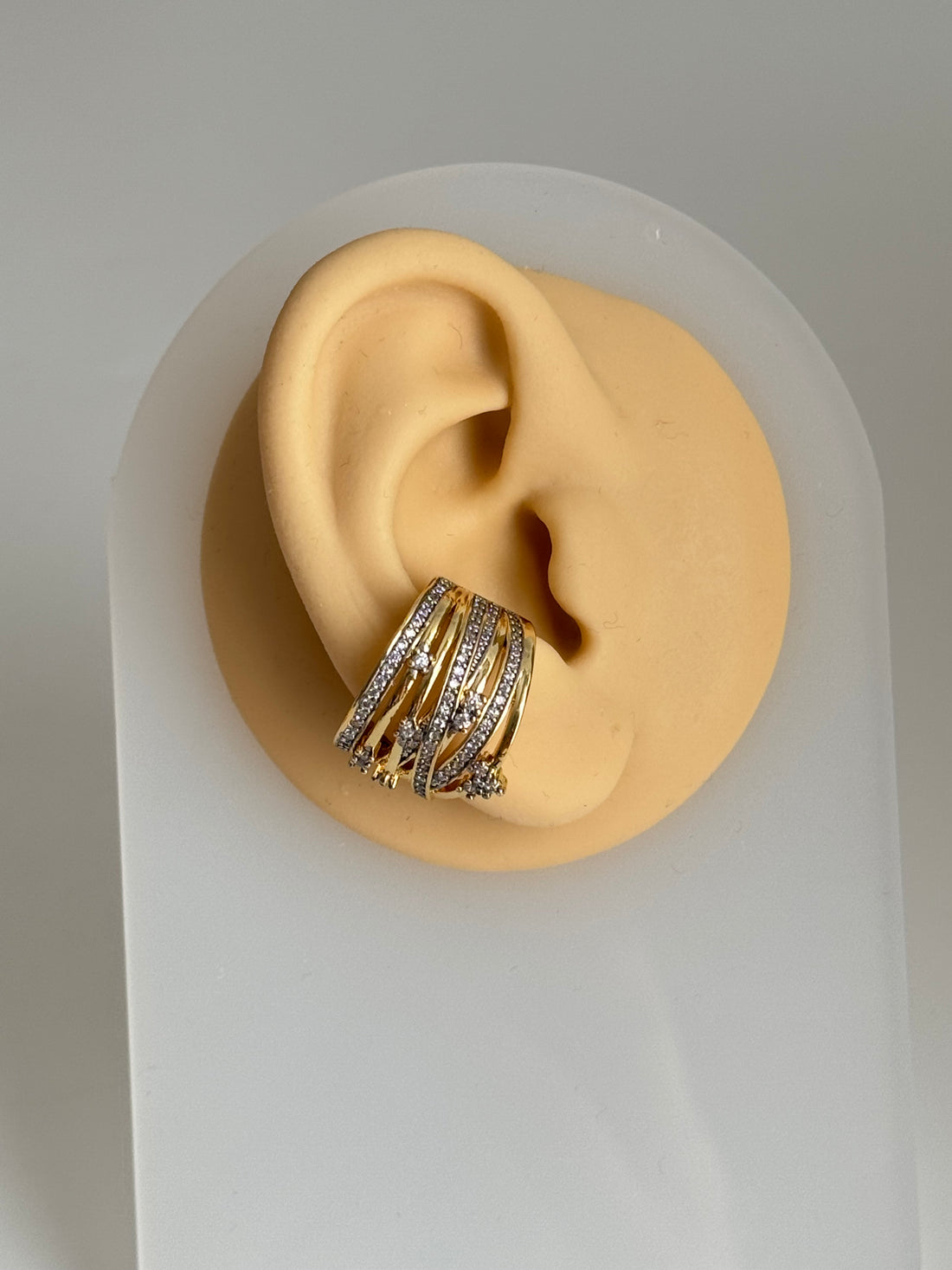 ZAYA TAŞ DETAYLI KIKIRDAK KÜPE EARCUFF