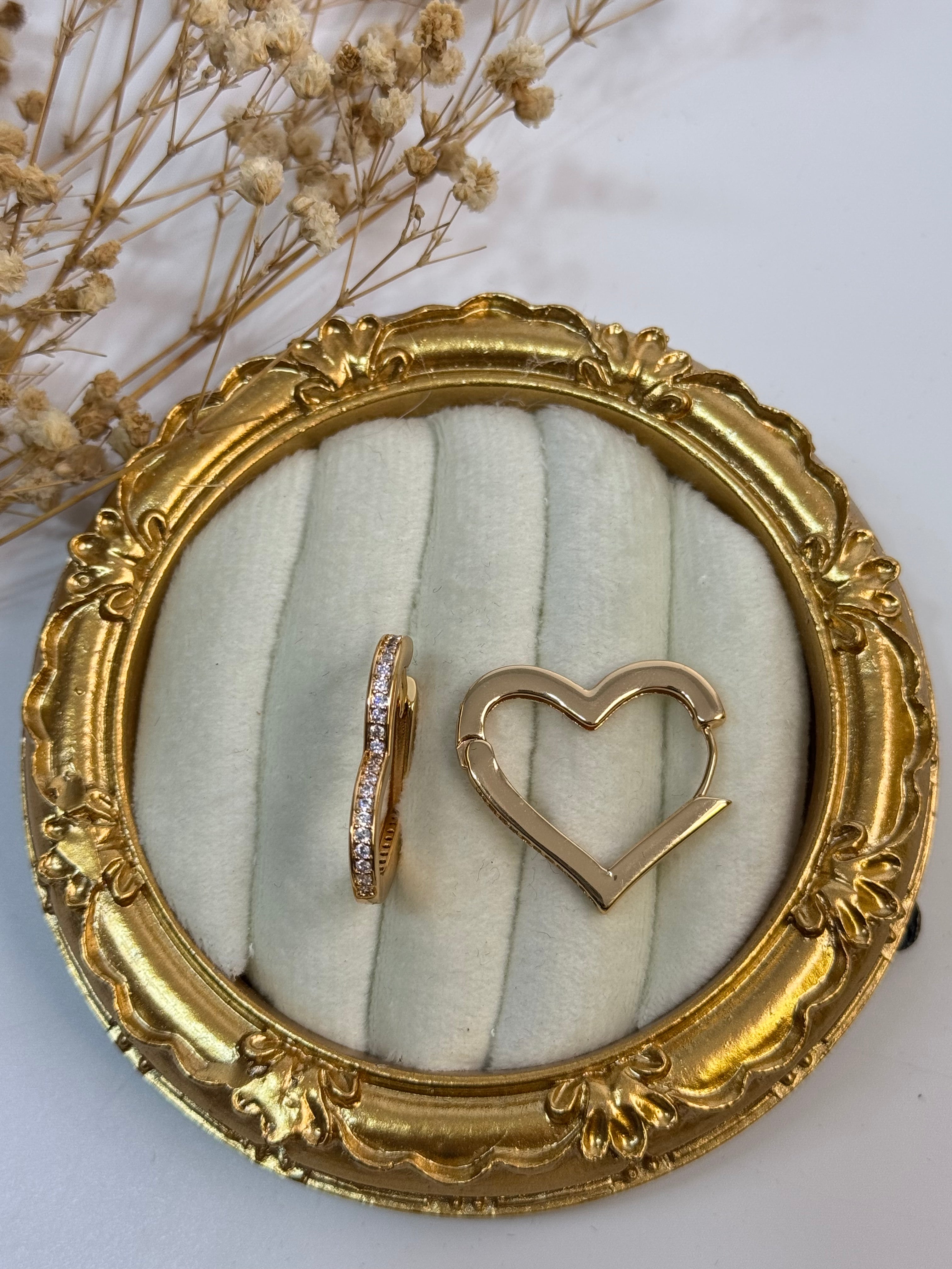 ZİRKON TAŞLI KALPLİ GOLD HALKA KÜPE