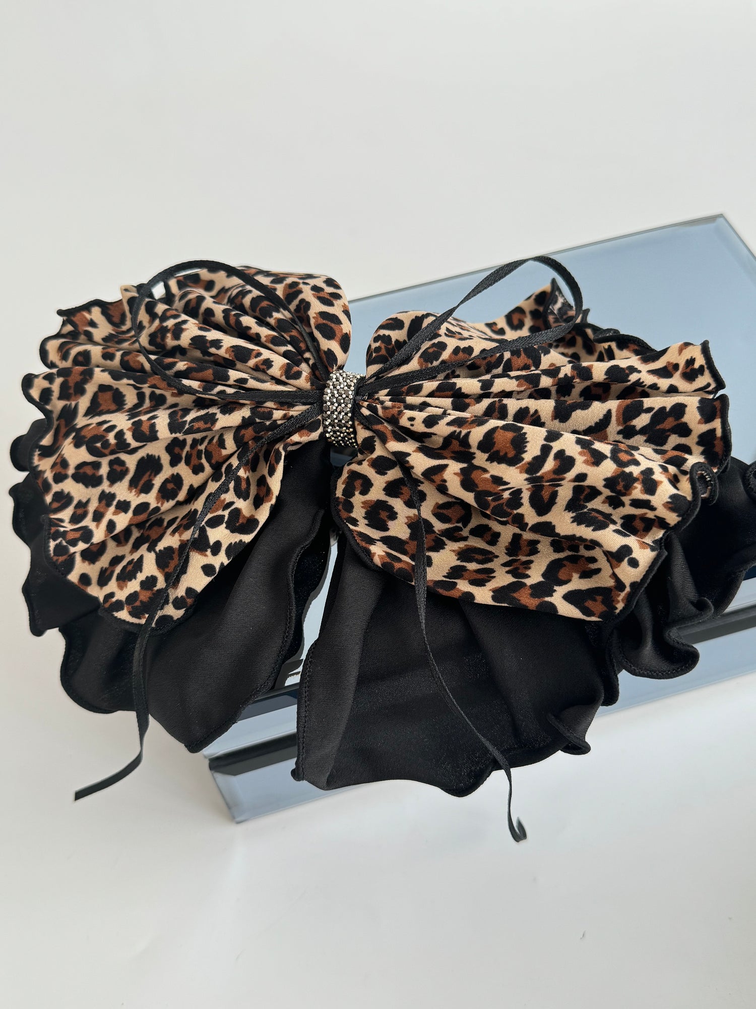 İTHAL FİYONKLU LEOPAR DETAYLI TOKA