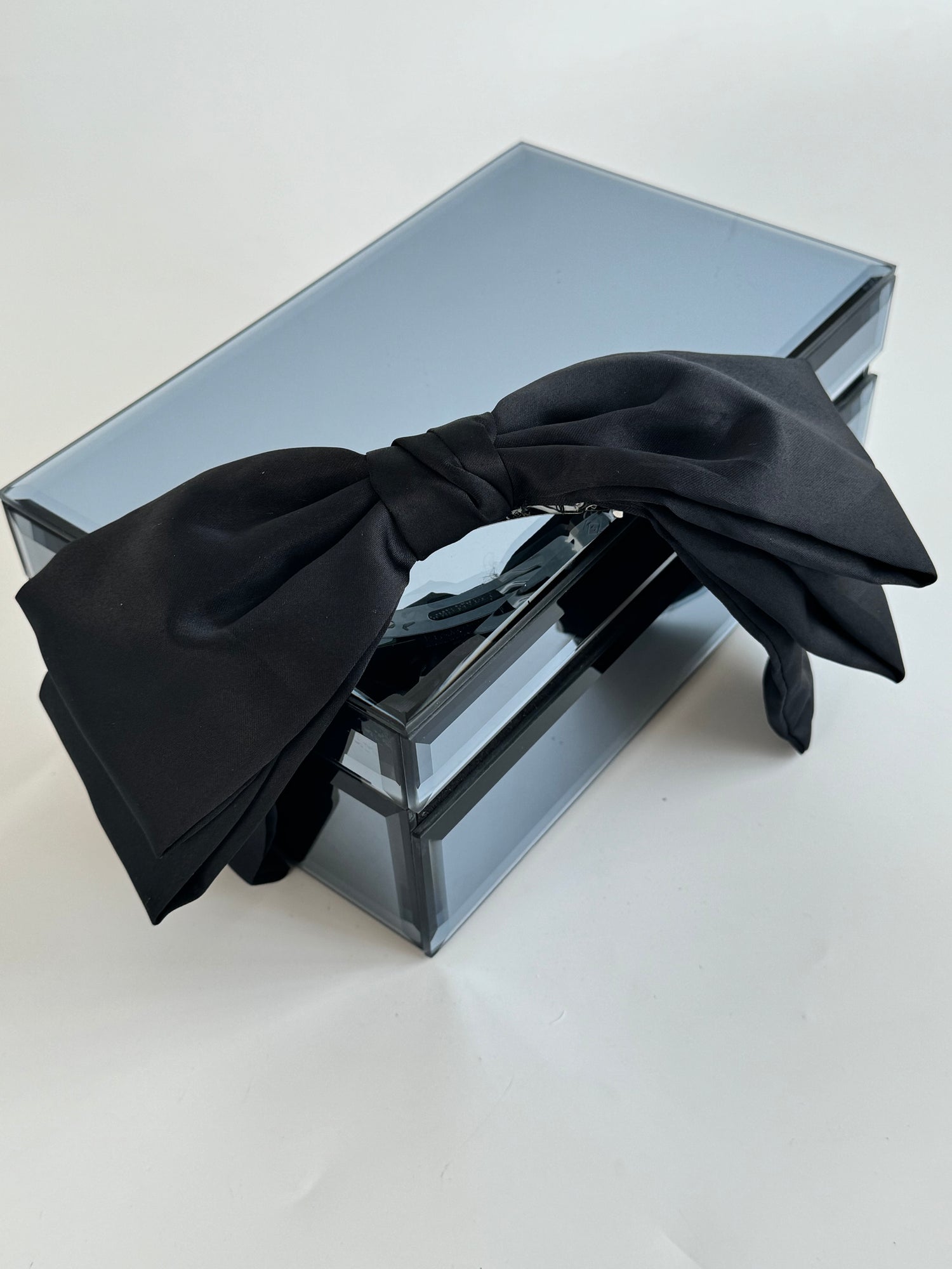 İTHAL SİYAH FİYONKLU KUMAŞ TOKA