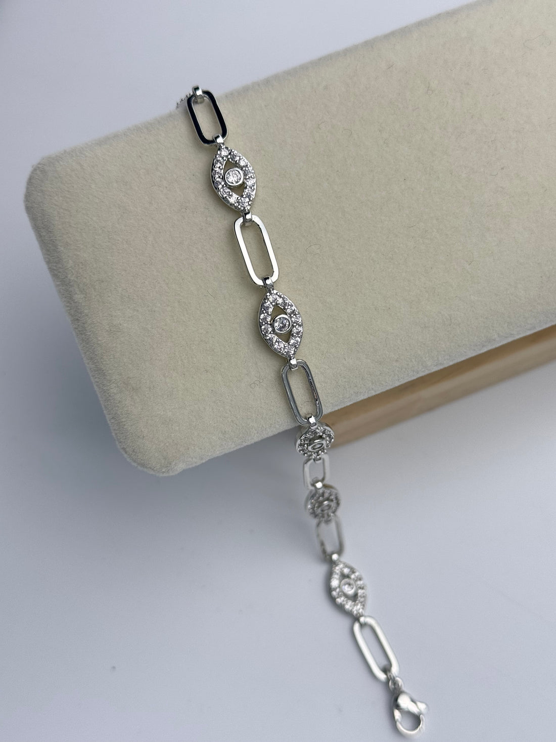 NAVAZ GÖZ DETAYLI SİLVER BİLEKLİK