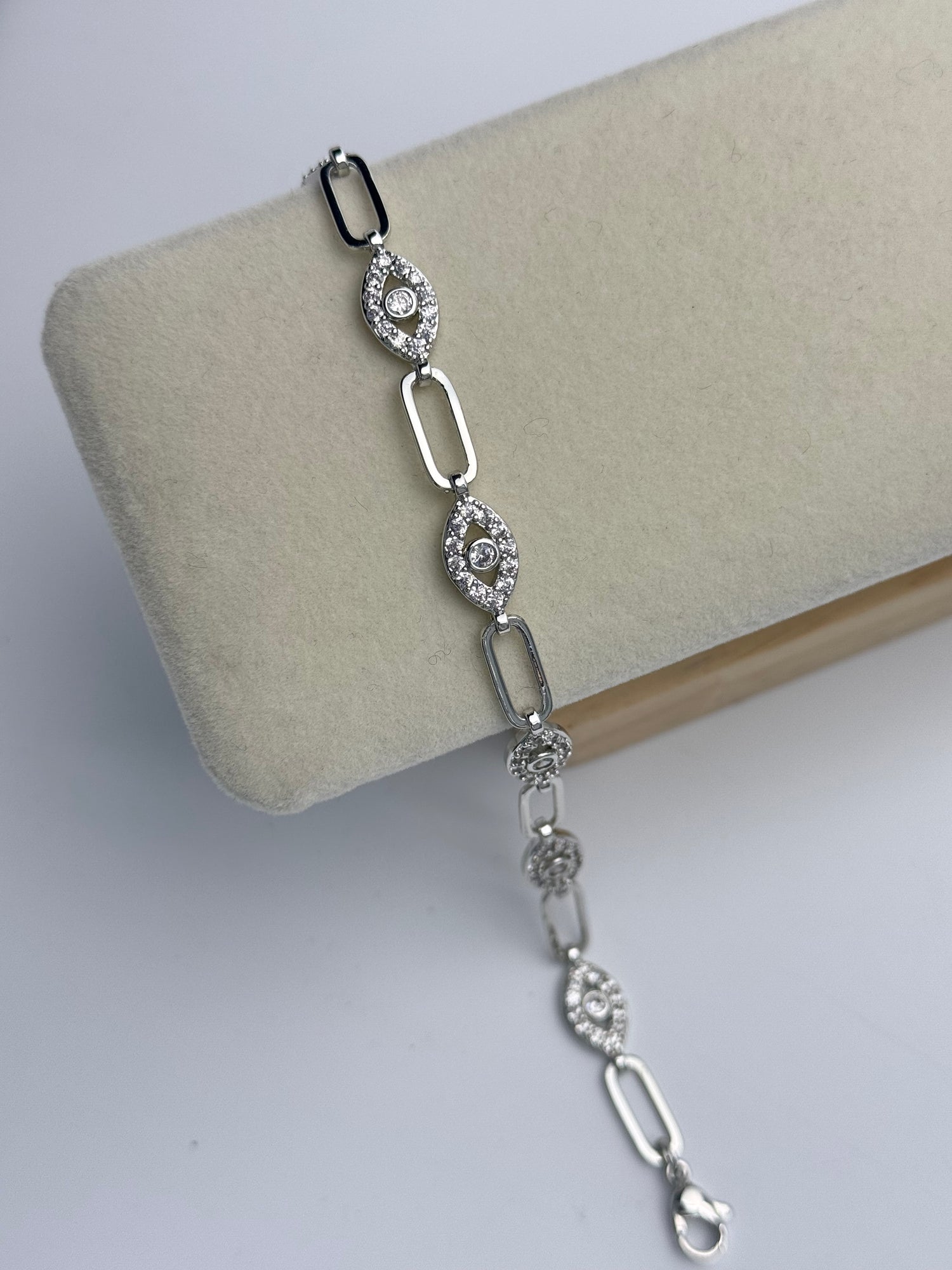 NAVAZ GÖZ DETAYLI SİLVER BİLEKLİK