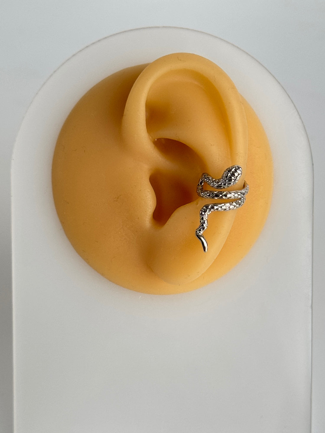 İTHAL YILANLI SİLVER KIKIRDAK KÜPE EARCUFF
