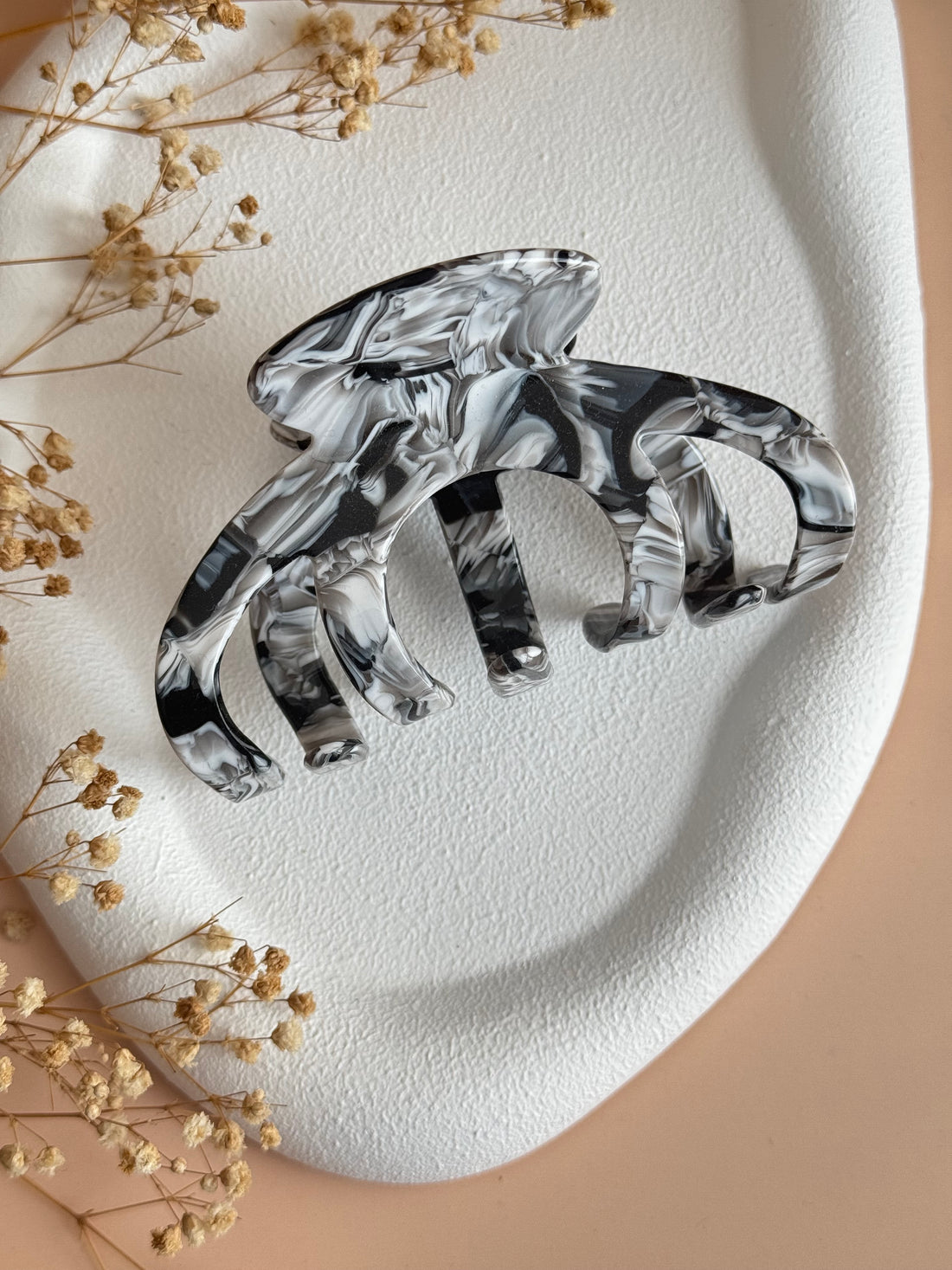 İTHAL SİYAH BEYAZ DESENLİ KEMİK MANDAL TOKA