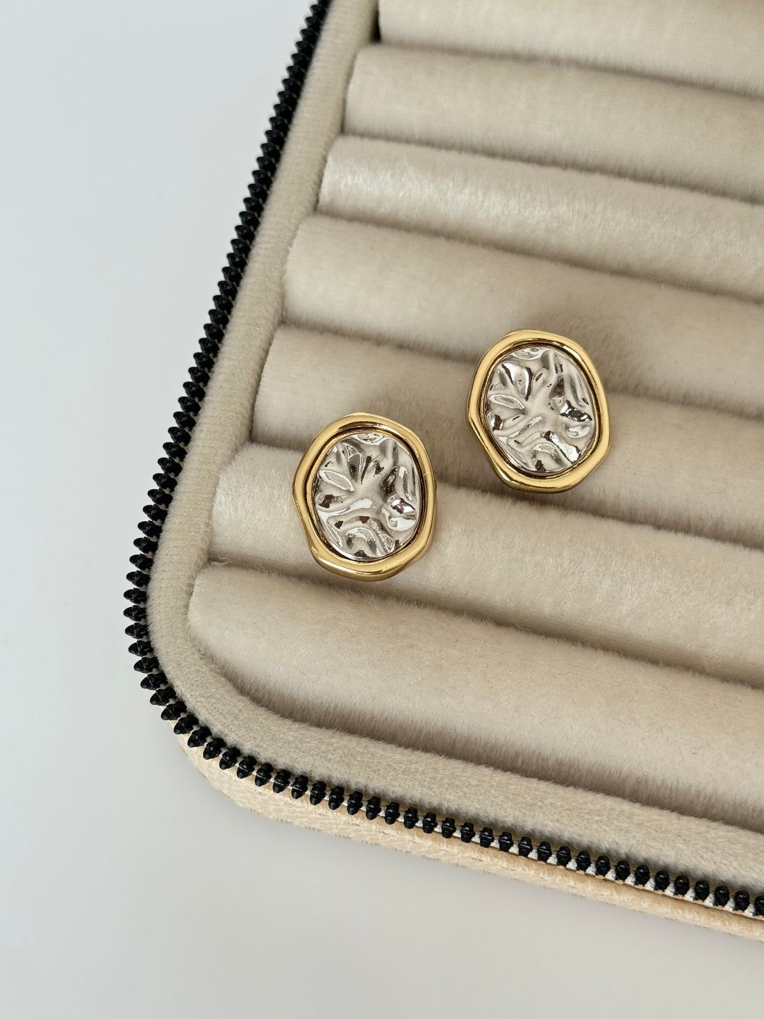 İTHAL OVAL DESENLİ GOLD-SİLVER KÜPE