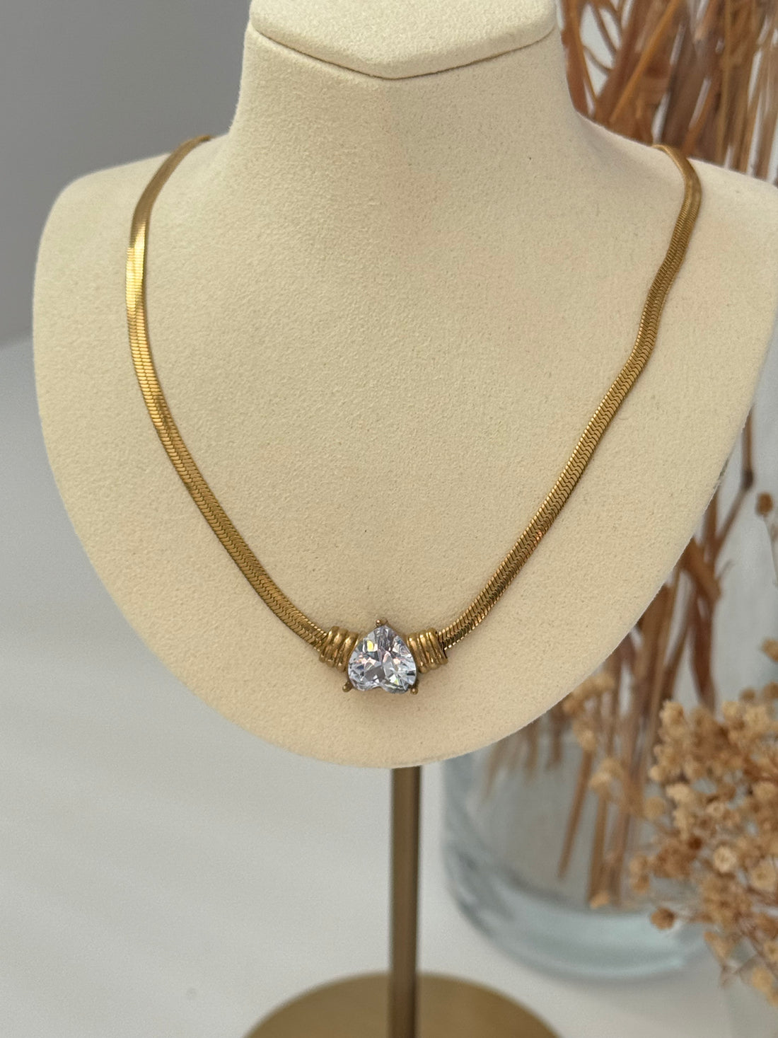 TERS KALP DETAYLI GOLD ÇELİK KOLYE