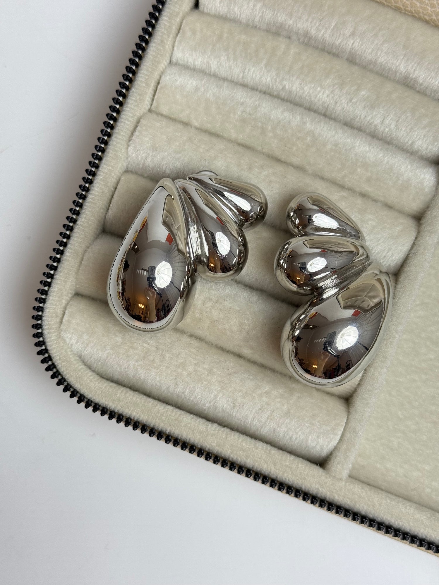 İTHAL DAMLA MODEL SİLVER MARKA MODEL KÜPE