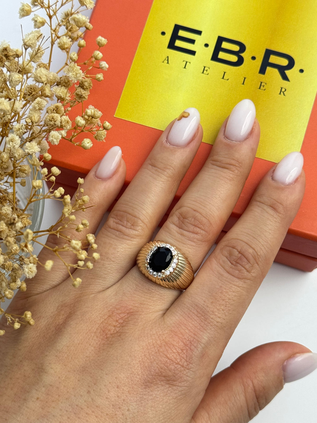 İTHAL SİYAH TAŞ DETAYLI GOLD AYARLANABİLİR YÜZÜK