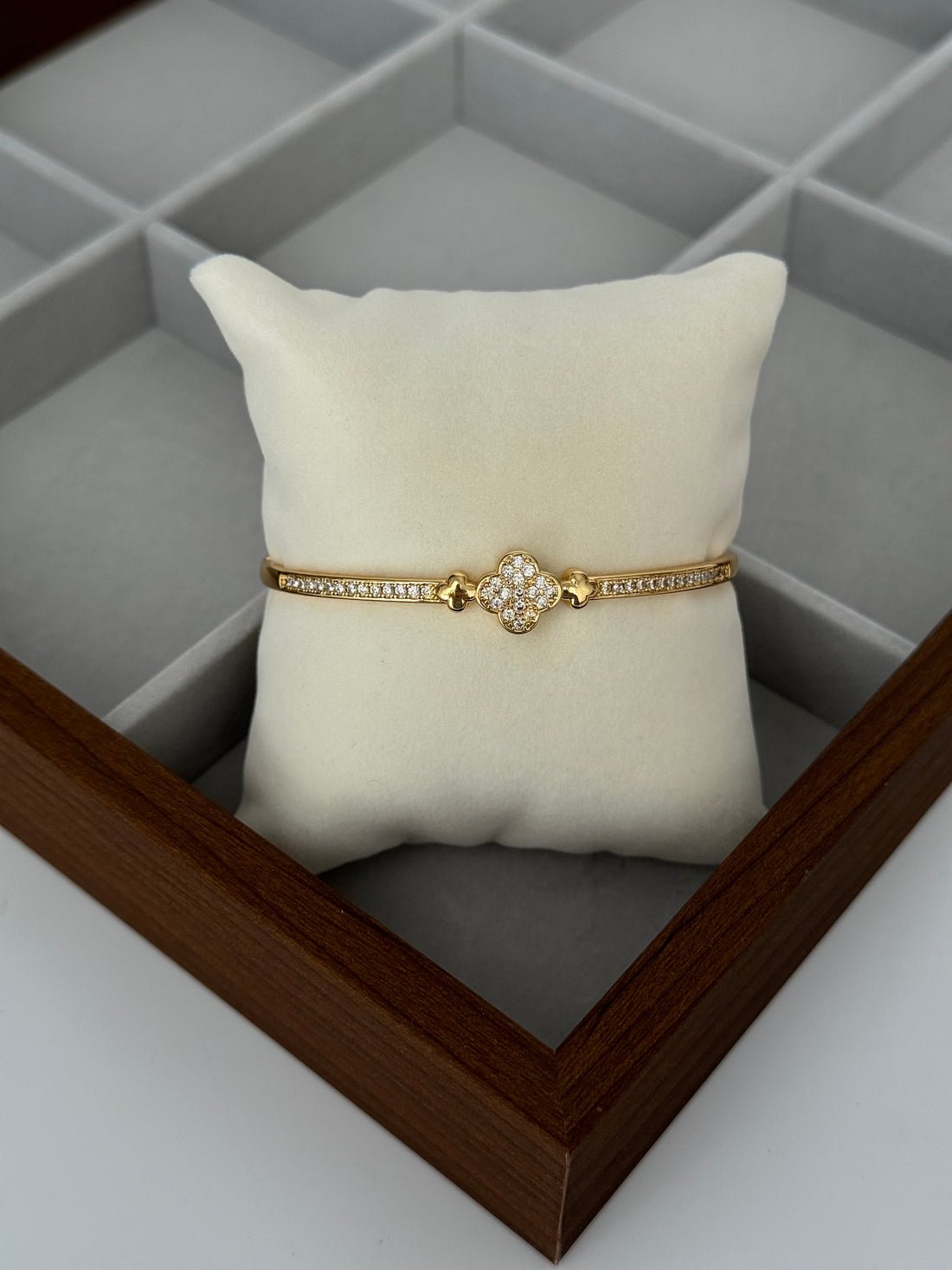 İTHAL MARKA MODEL GOLD KELEPÇE BİLEZİK