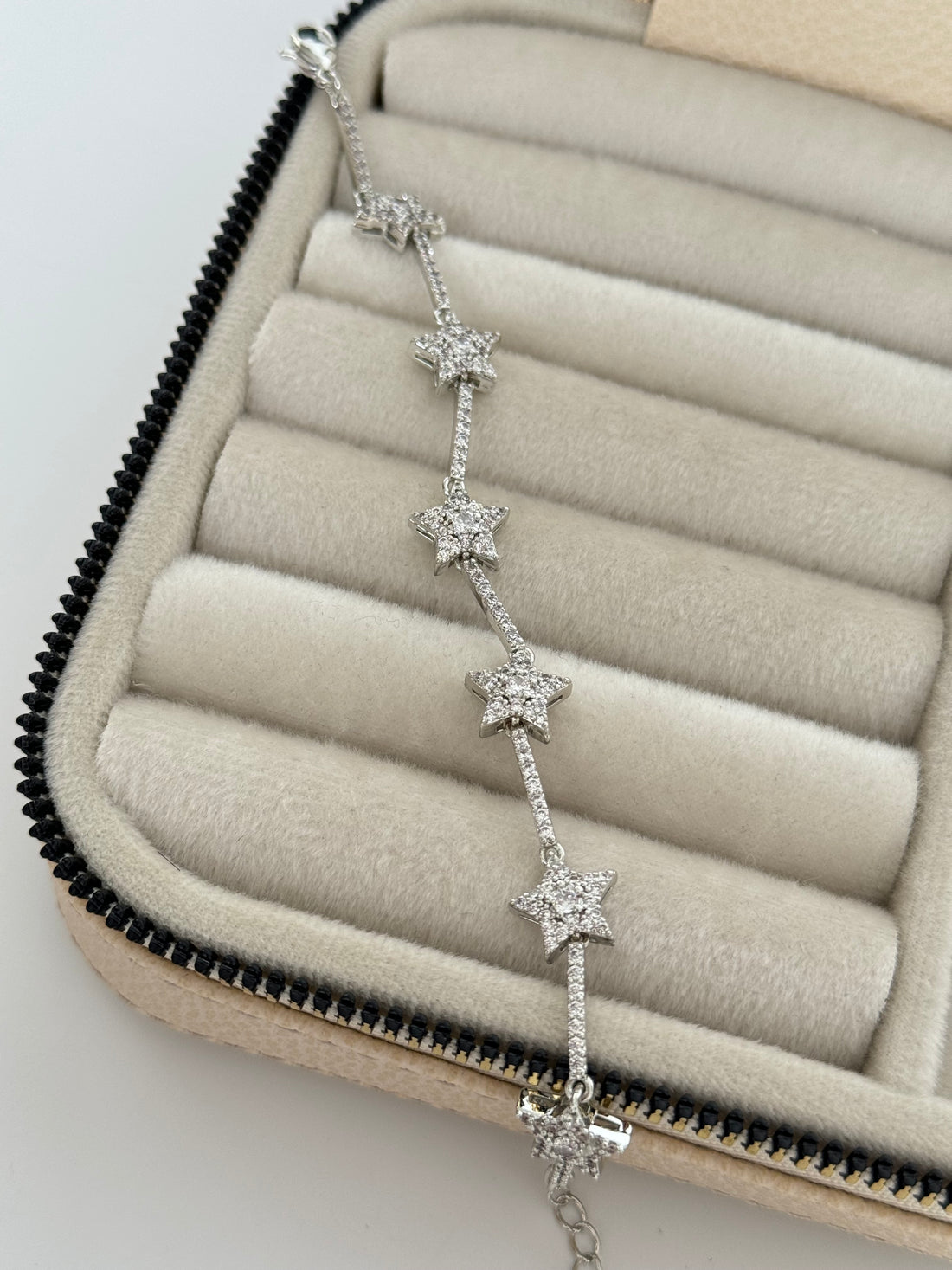 İTHAL YILDIZ DETAYLI SİLVER BİLEKLİK