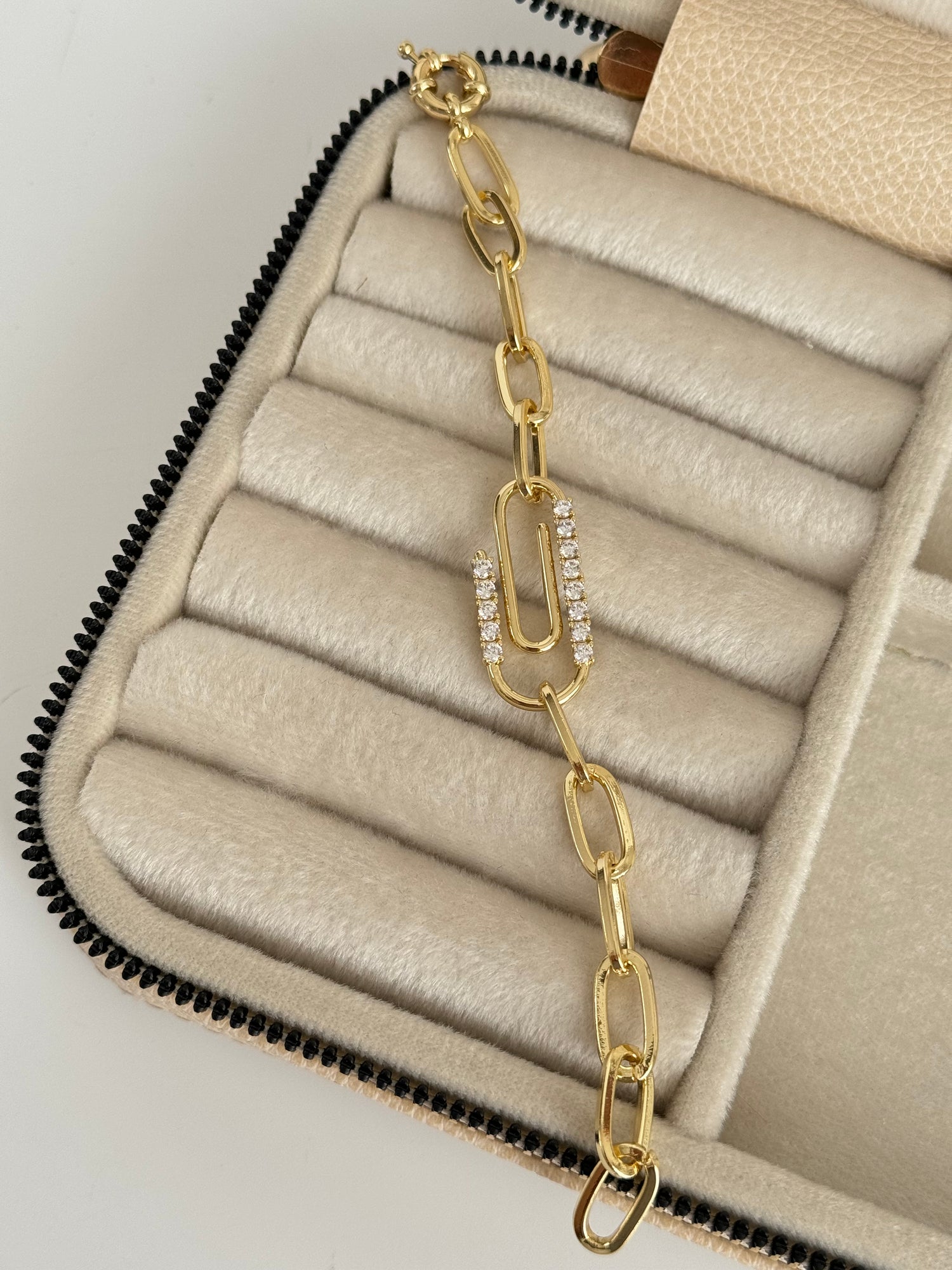 İTHAL ATAÇ DETAYLI GOLD BİLEKLİK