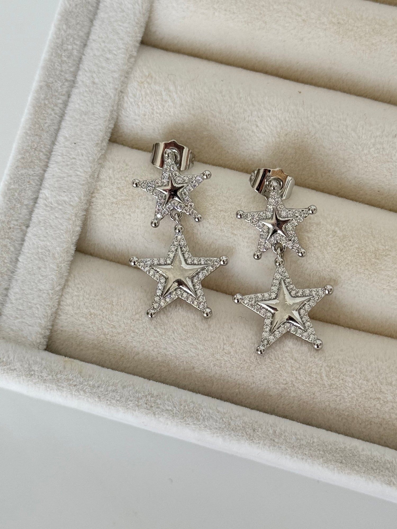 İTHAL YILDIZ DETAYLI SİLVER KÜPE