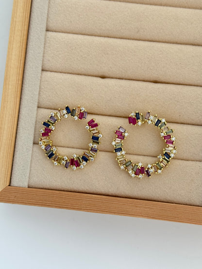 MİOX RENKLİ TAŞ DETAYLI GOLD KÜPE