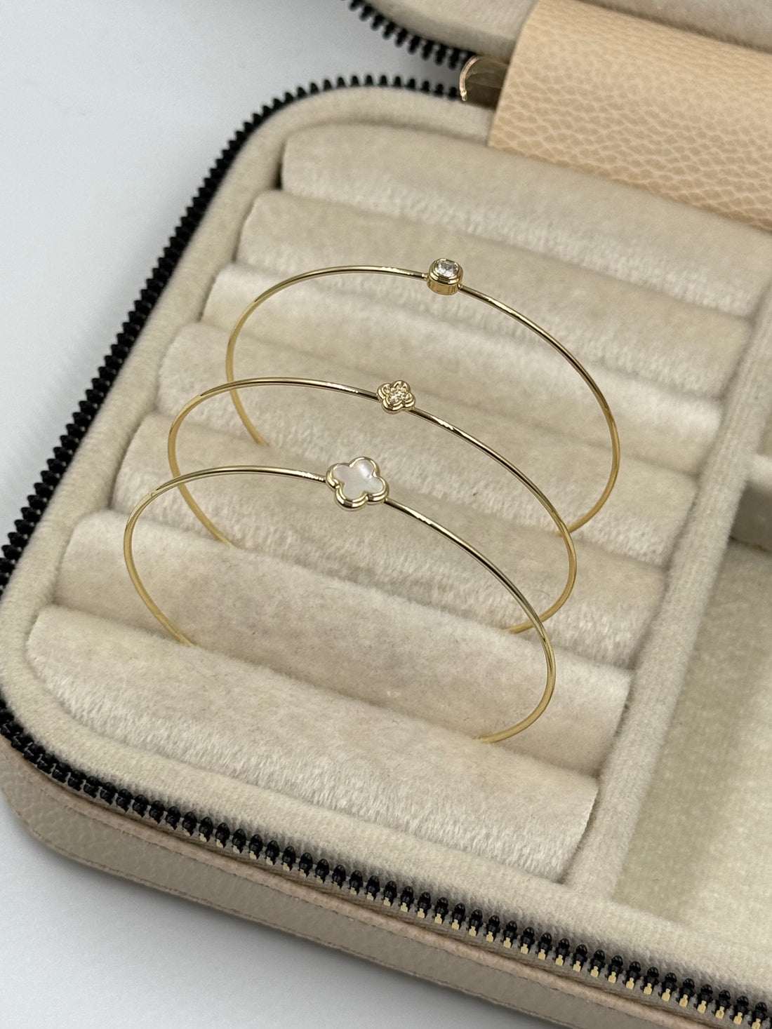 İTHAL YONCA DETAYLI 3LÜ KELEPÇE BİLEZİK