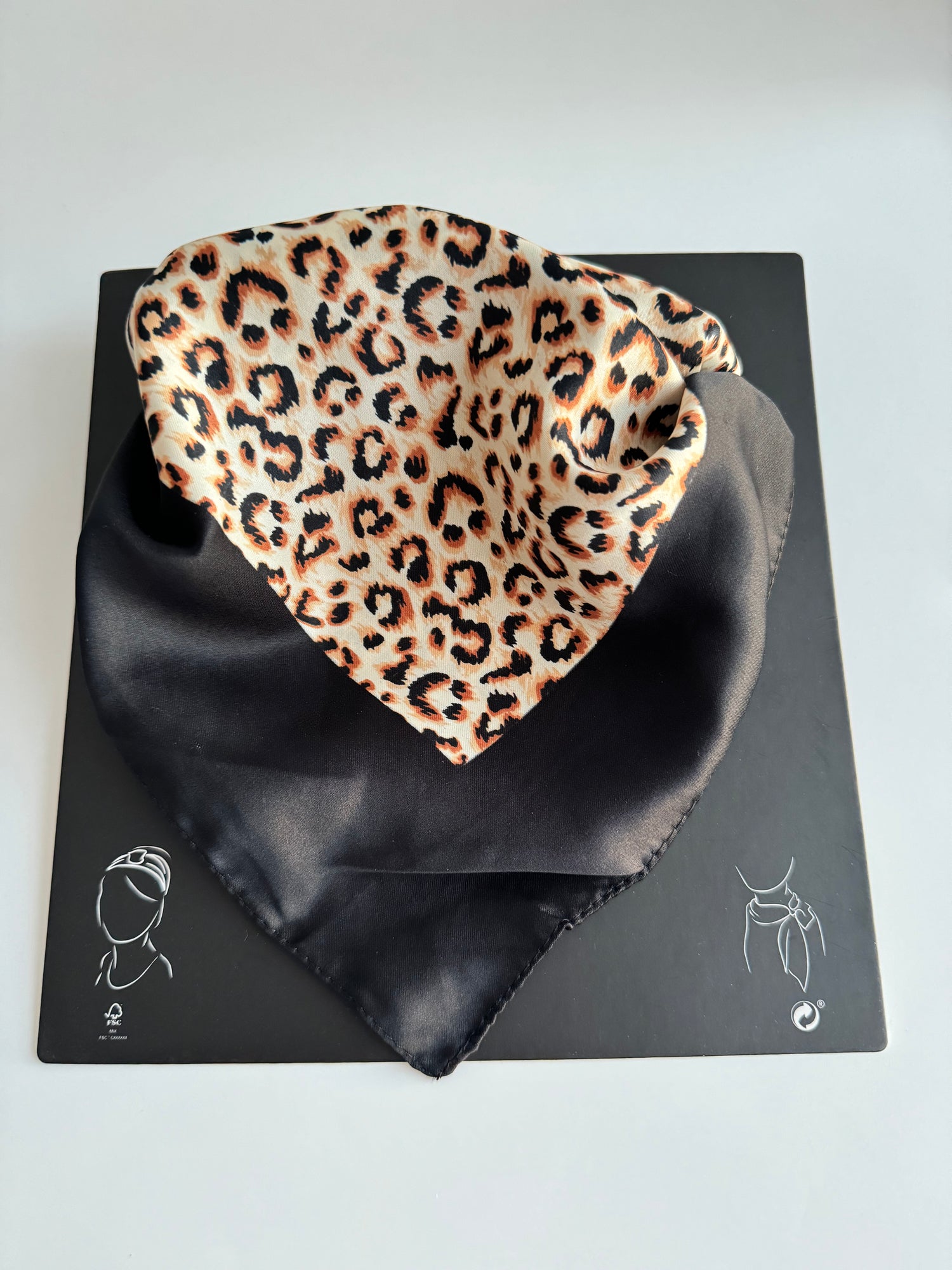 İTHAL Z*RA MARKA LEOPARLI BANDANA FULAR